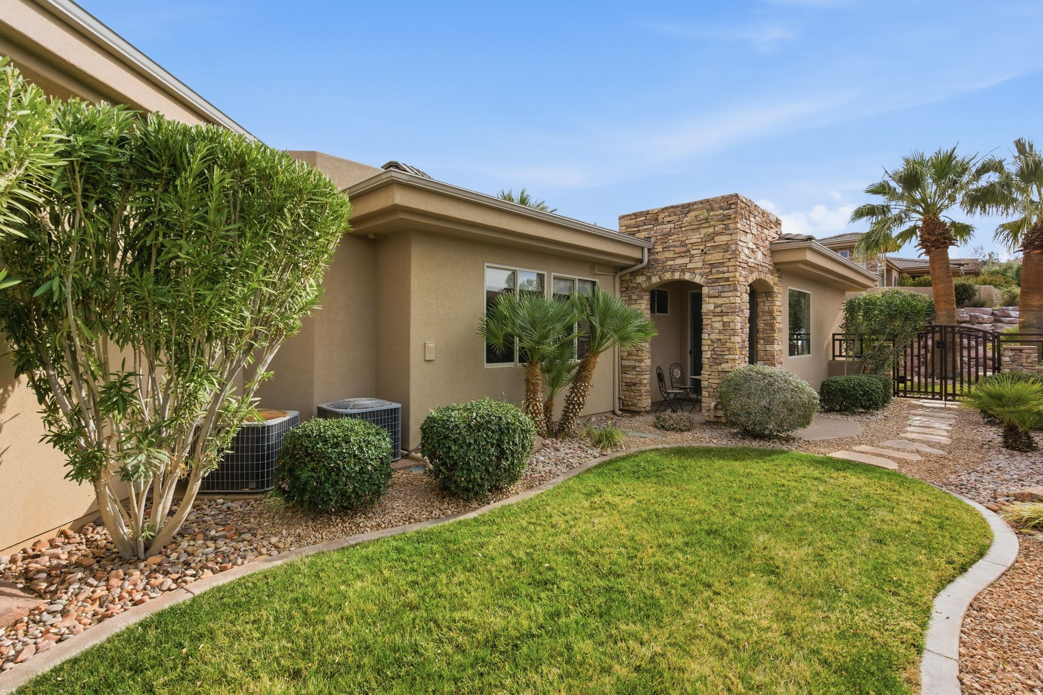 STONE CLIFF - Residential