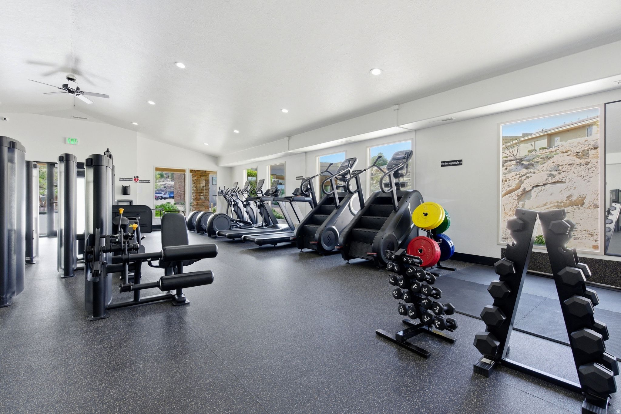 STONE CLIFF - Residential