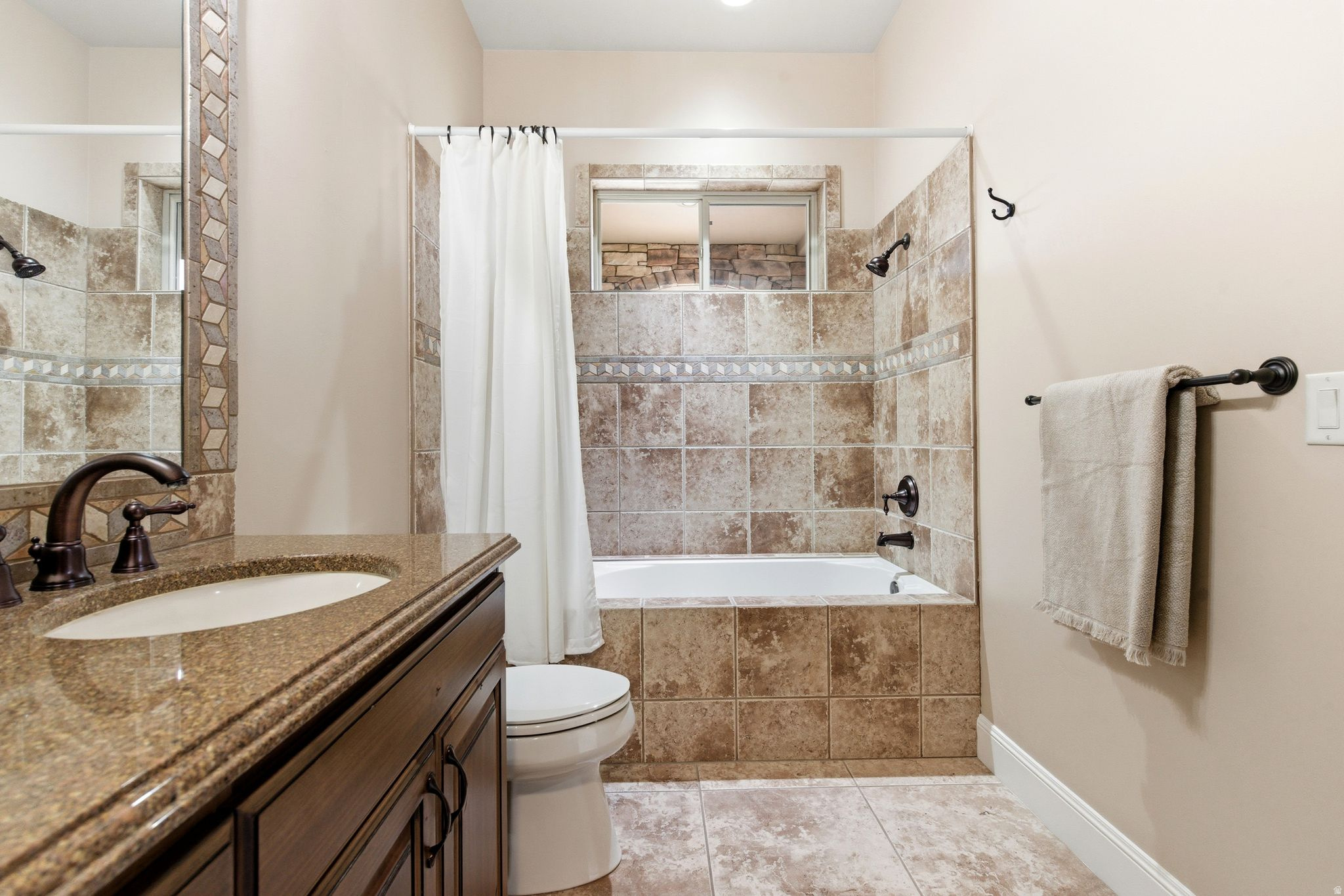 STONE CLIFF - Residential