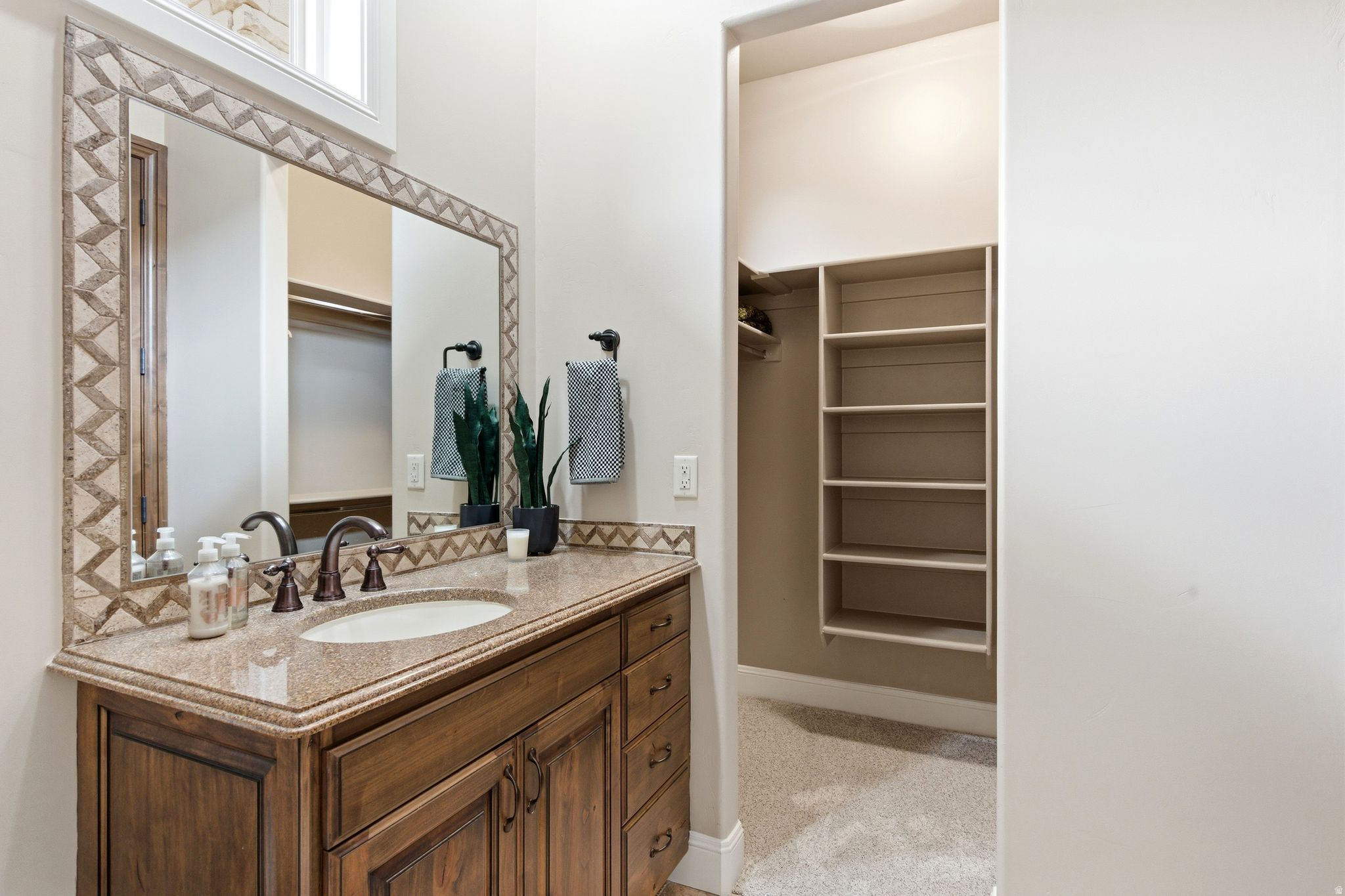 STONE CLIFF - Residential