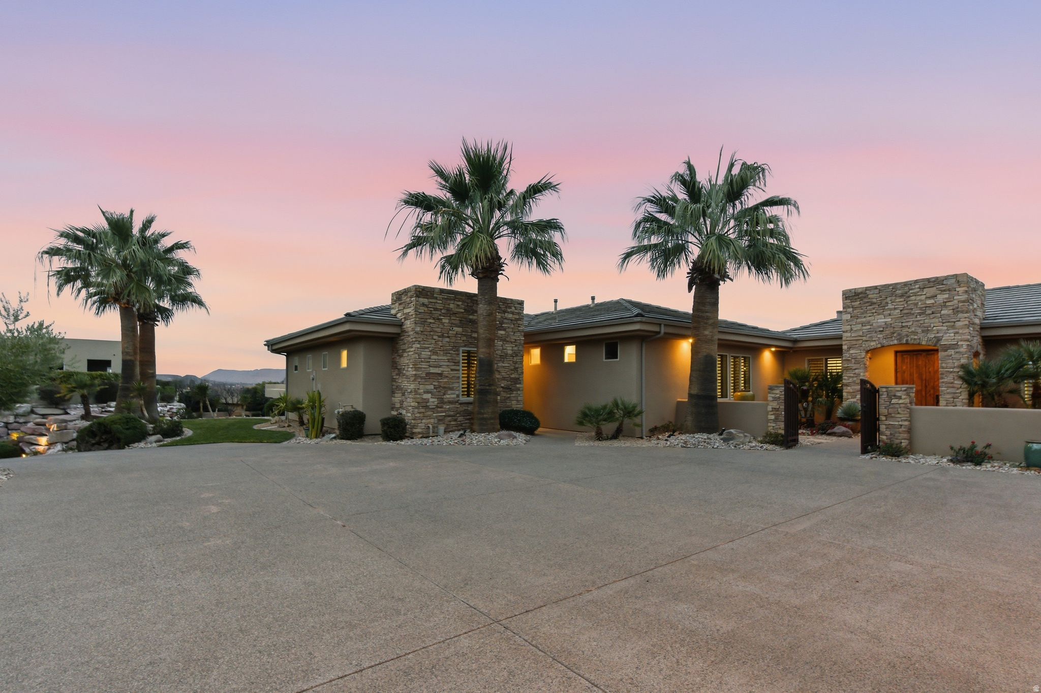 STONE CLIFF - Residential