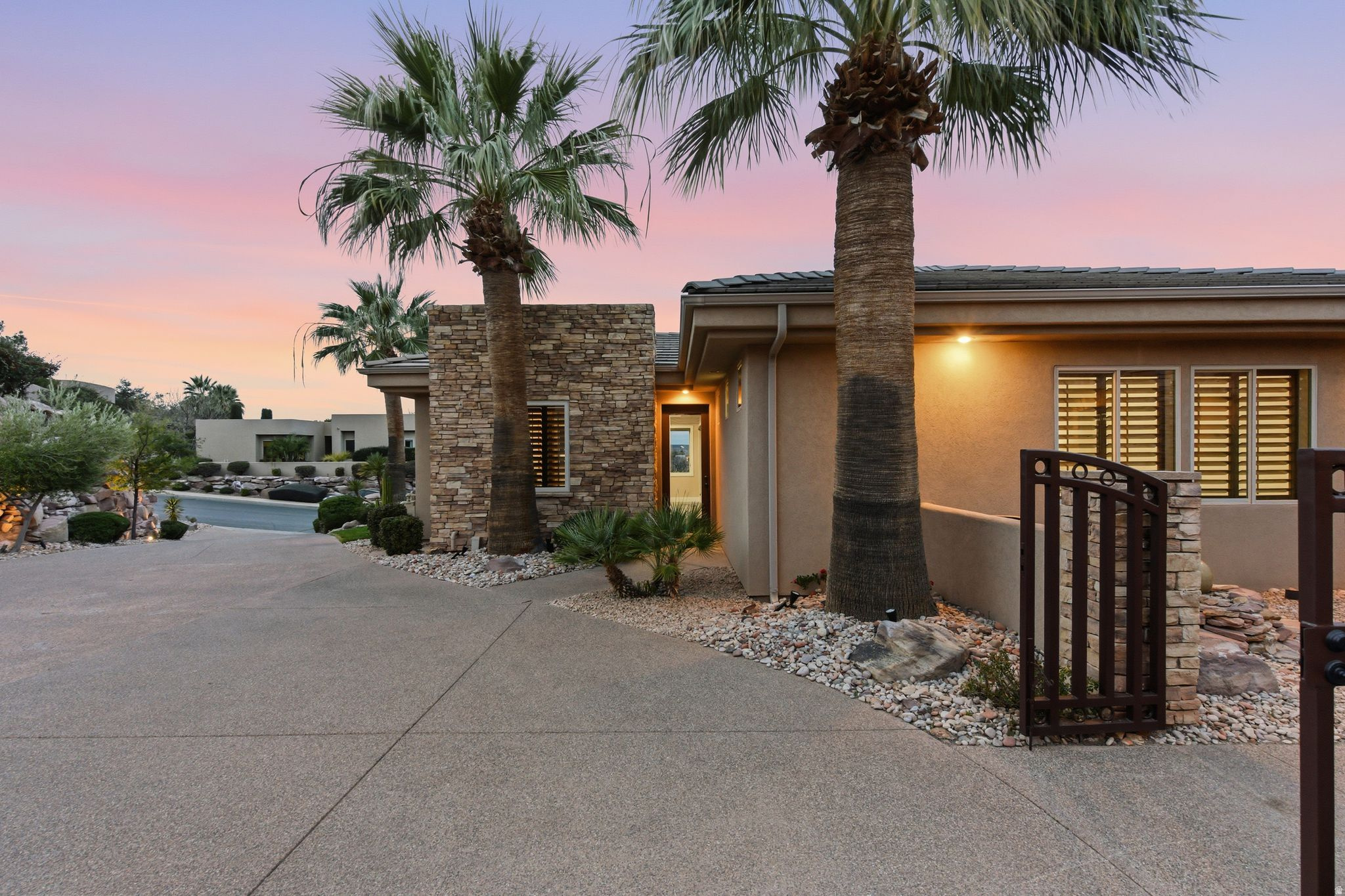 STONE CLIFF - Residential