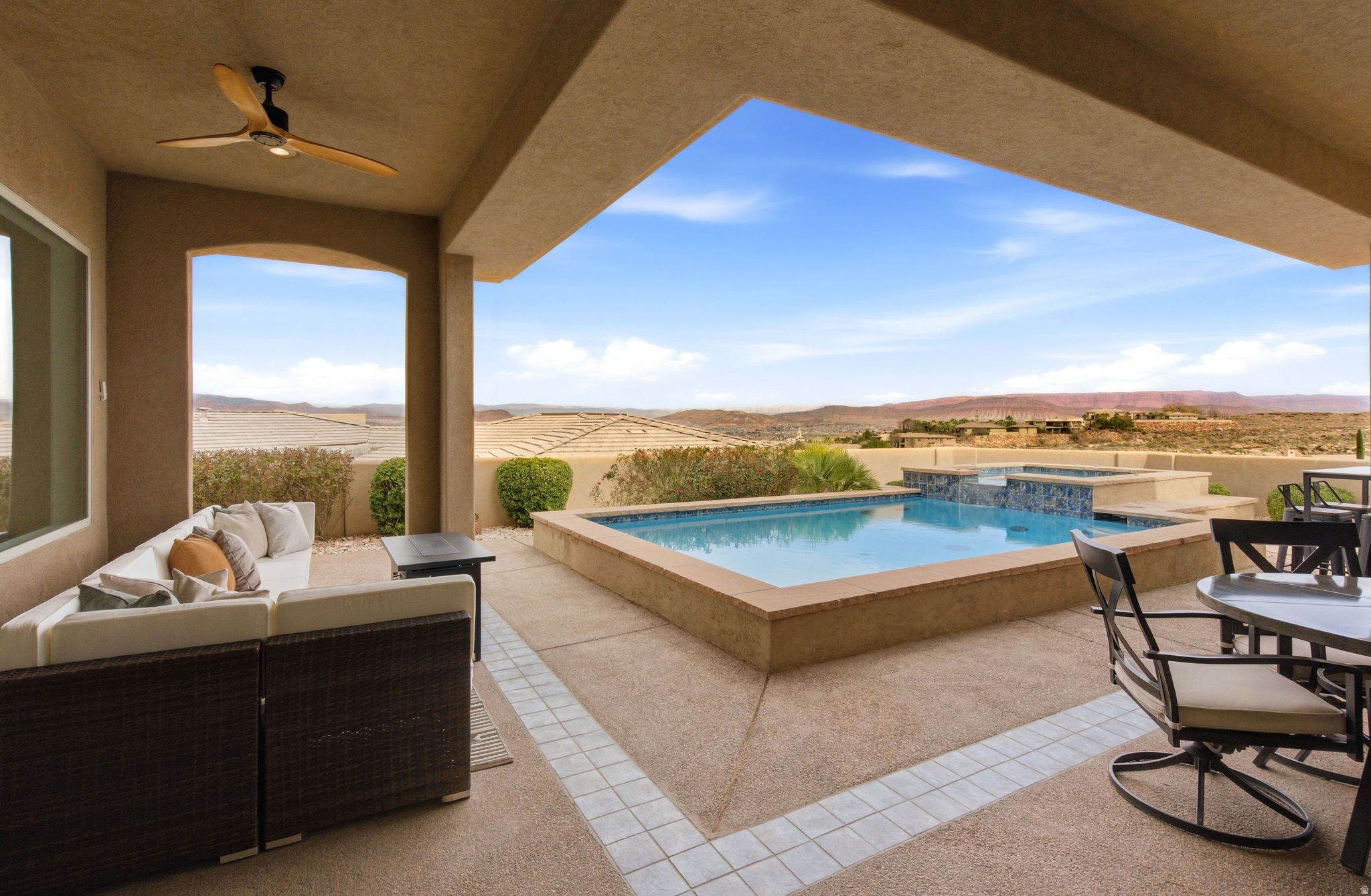 STONE CLIFF - Residential