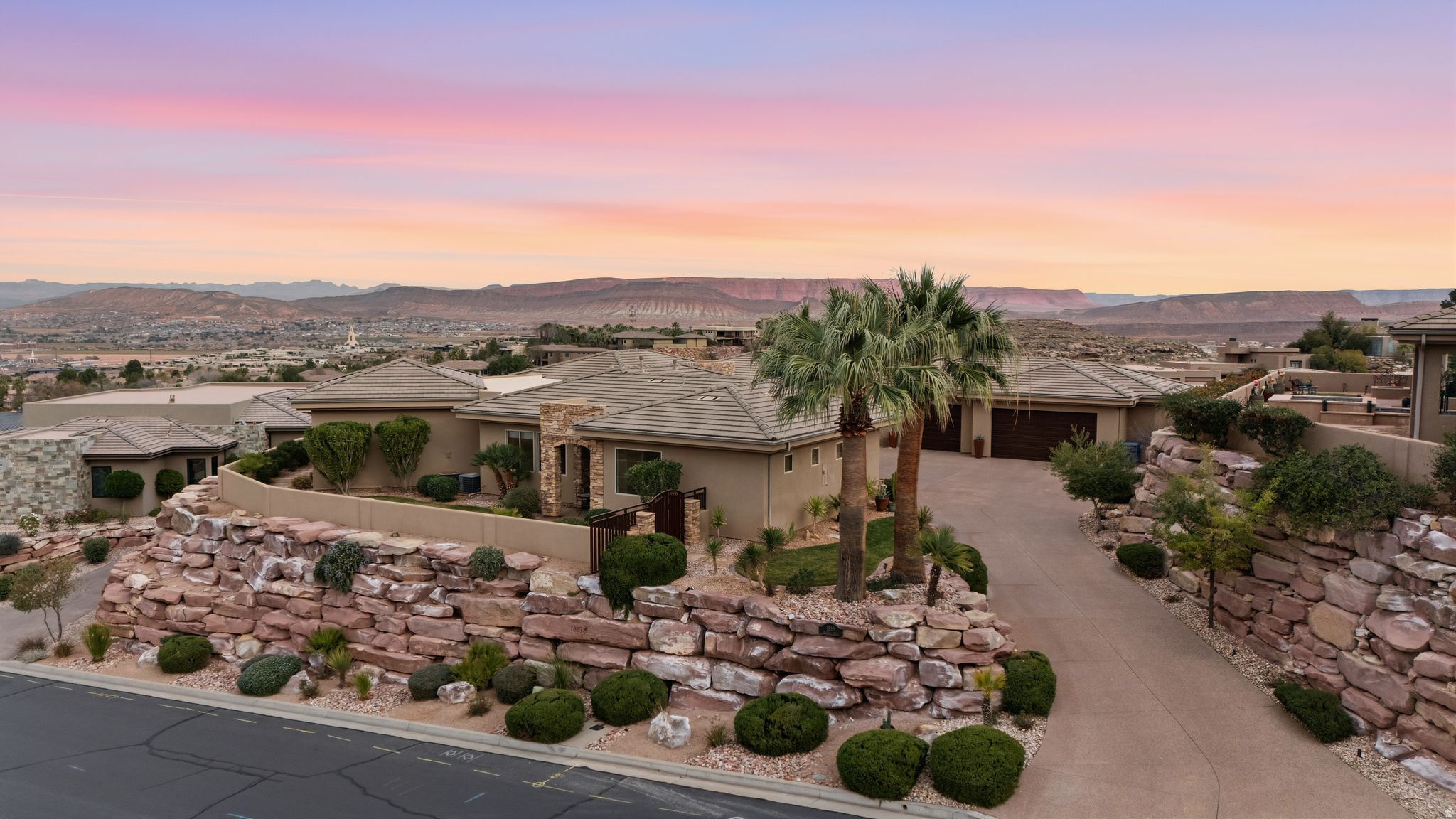 STONE CLIFF - Residential