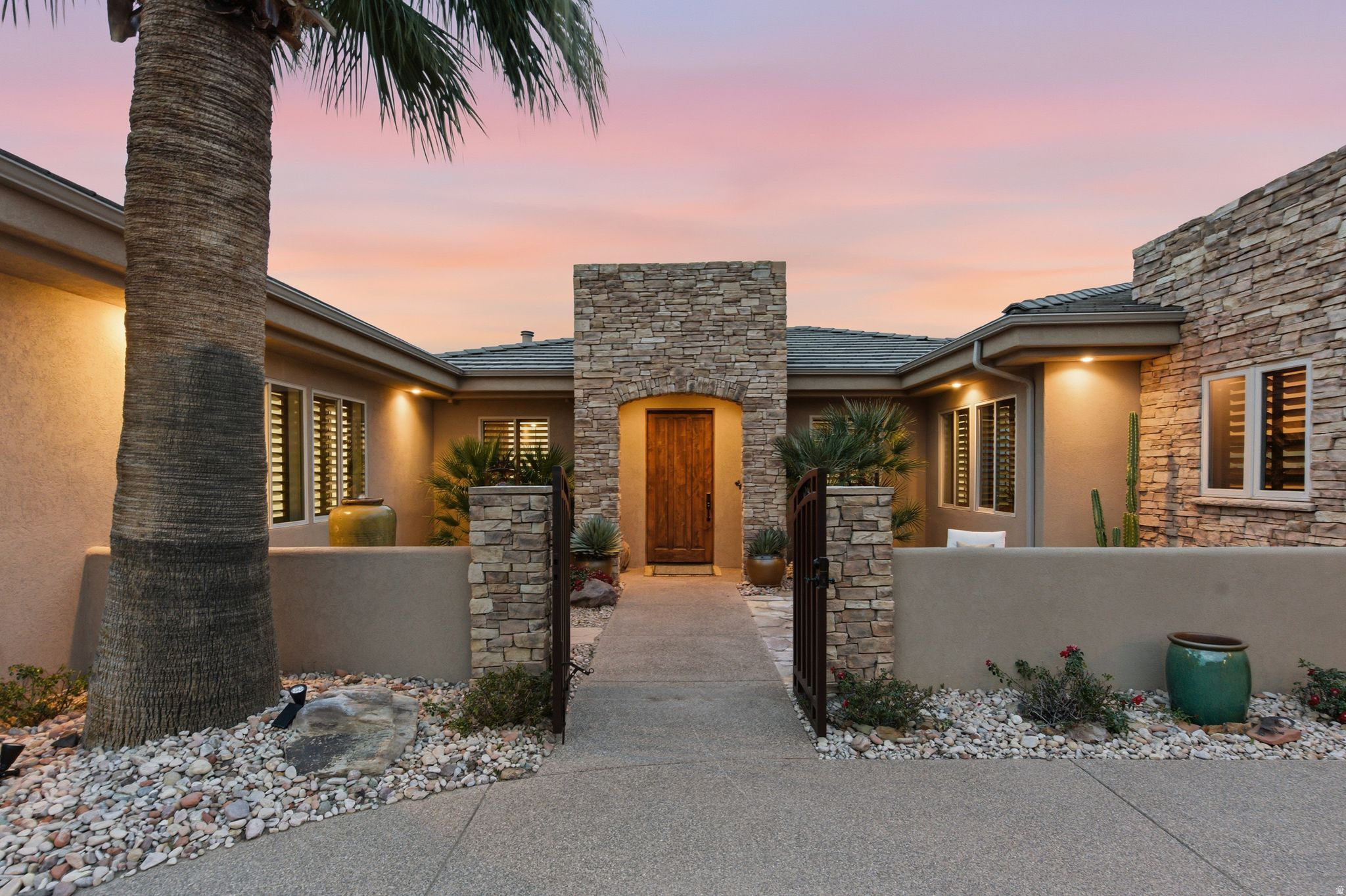 STONE CLIFF - Residential