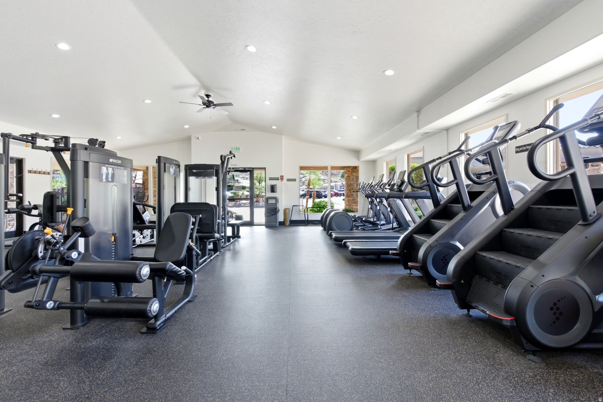 STONE CLIFF - Residential