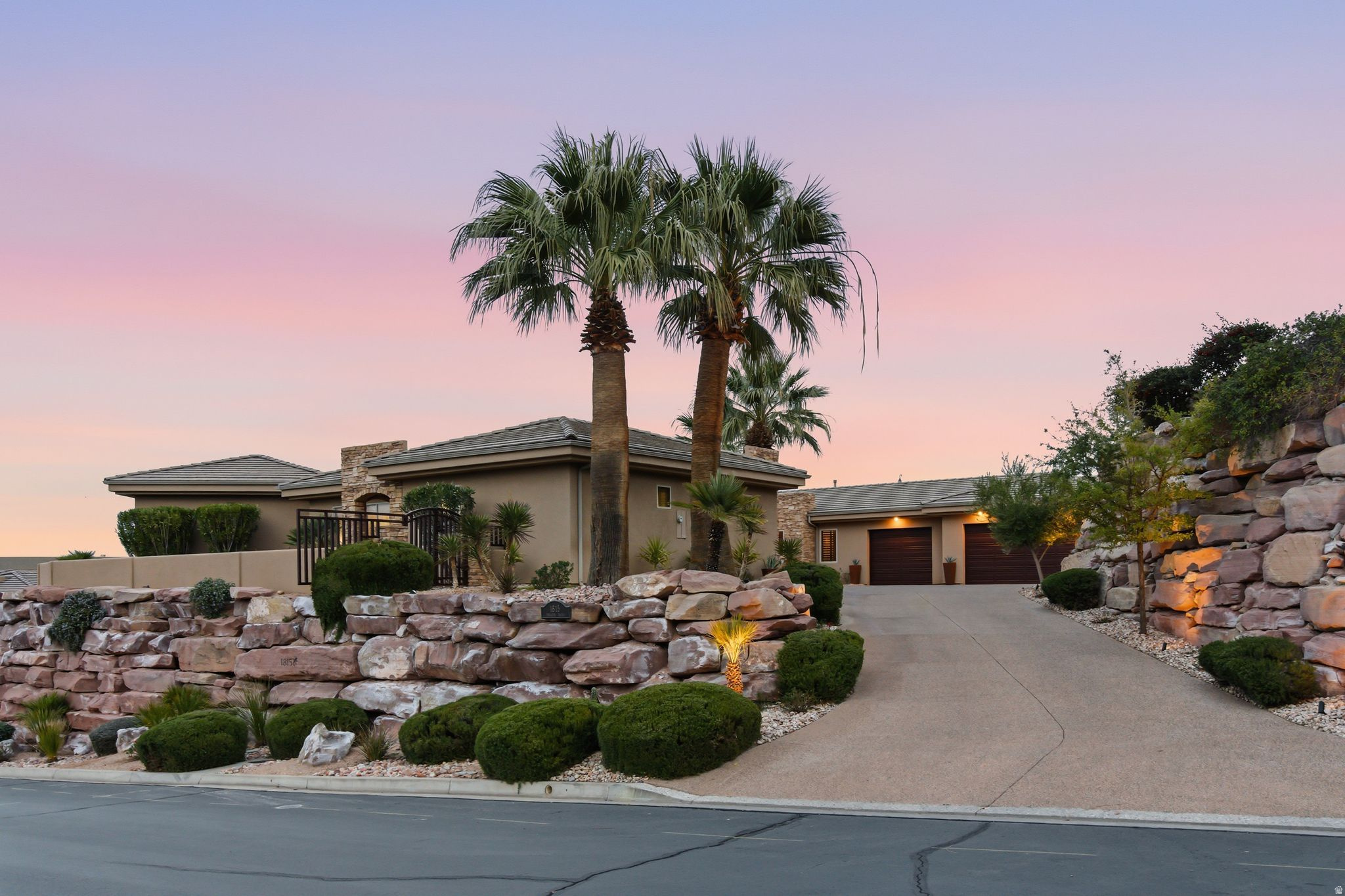 STONE CLIFF - Residential