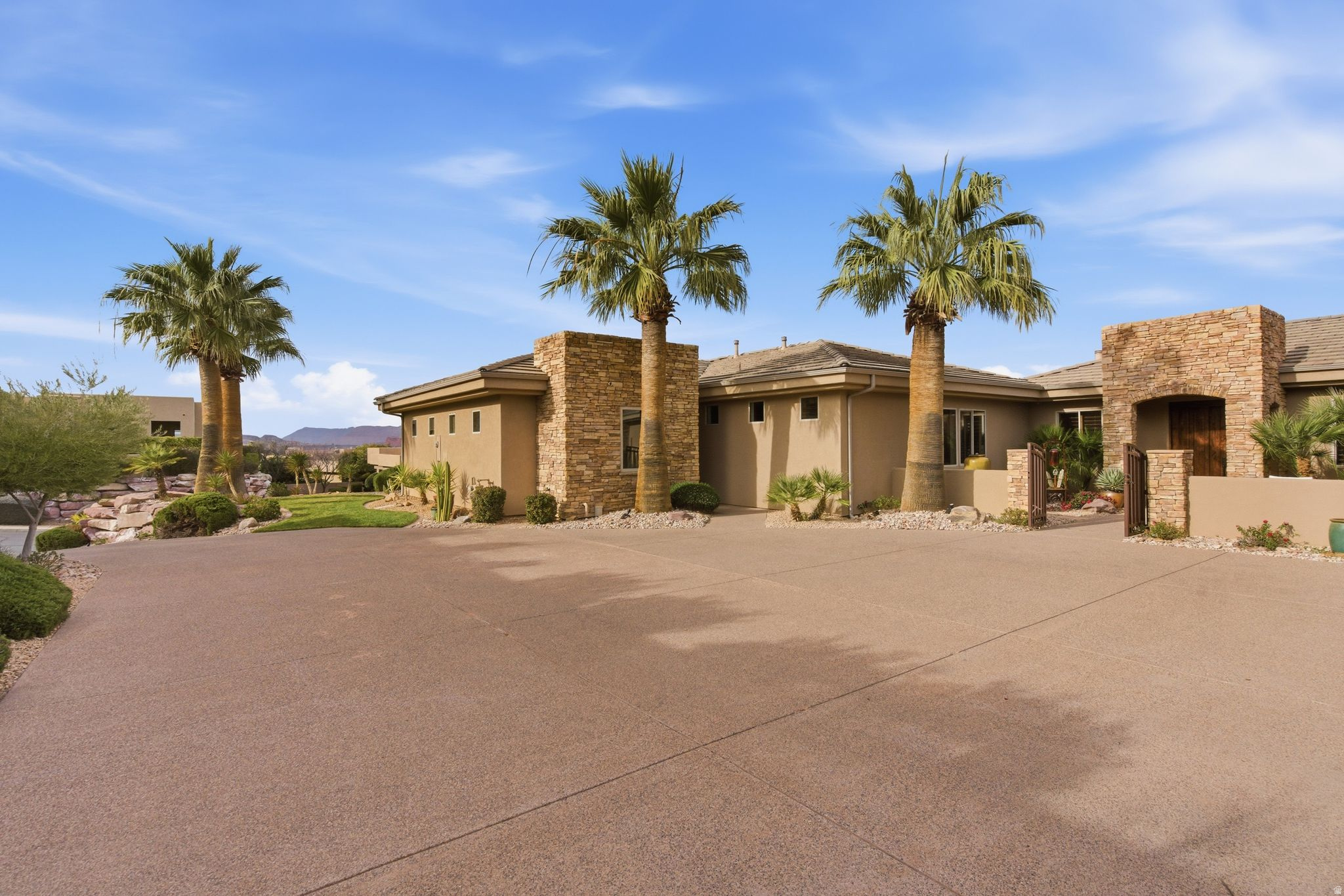 STONE CLIFF - Residential