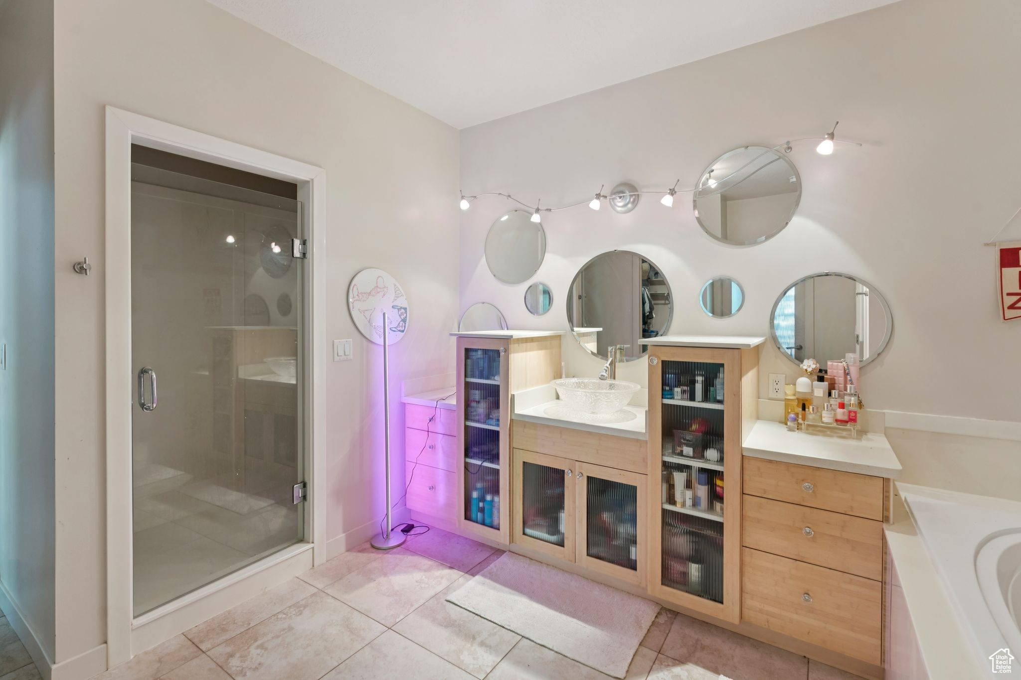 THE HAMPTONS - Residential