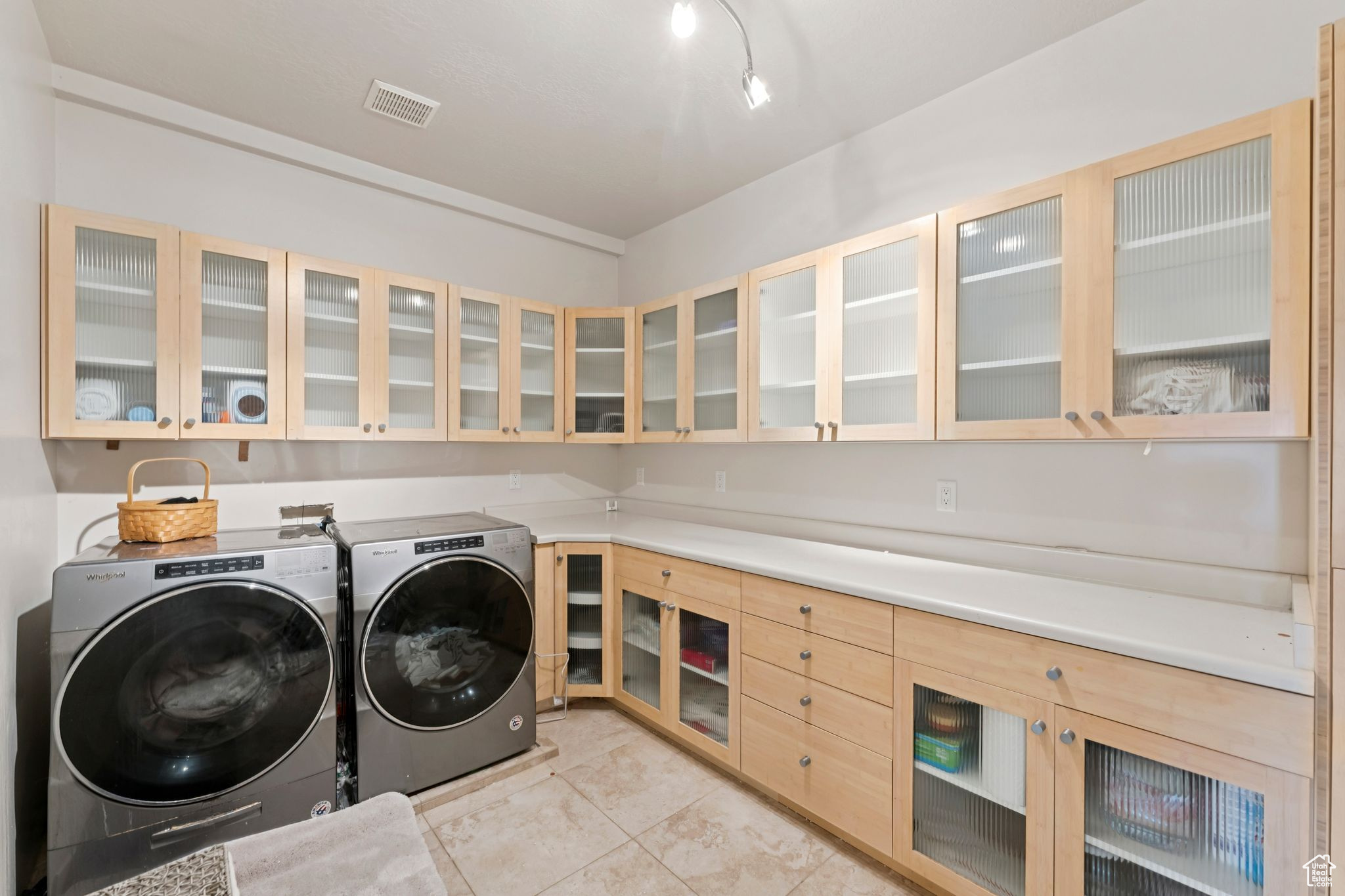 THE HAMPTONS - Residential