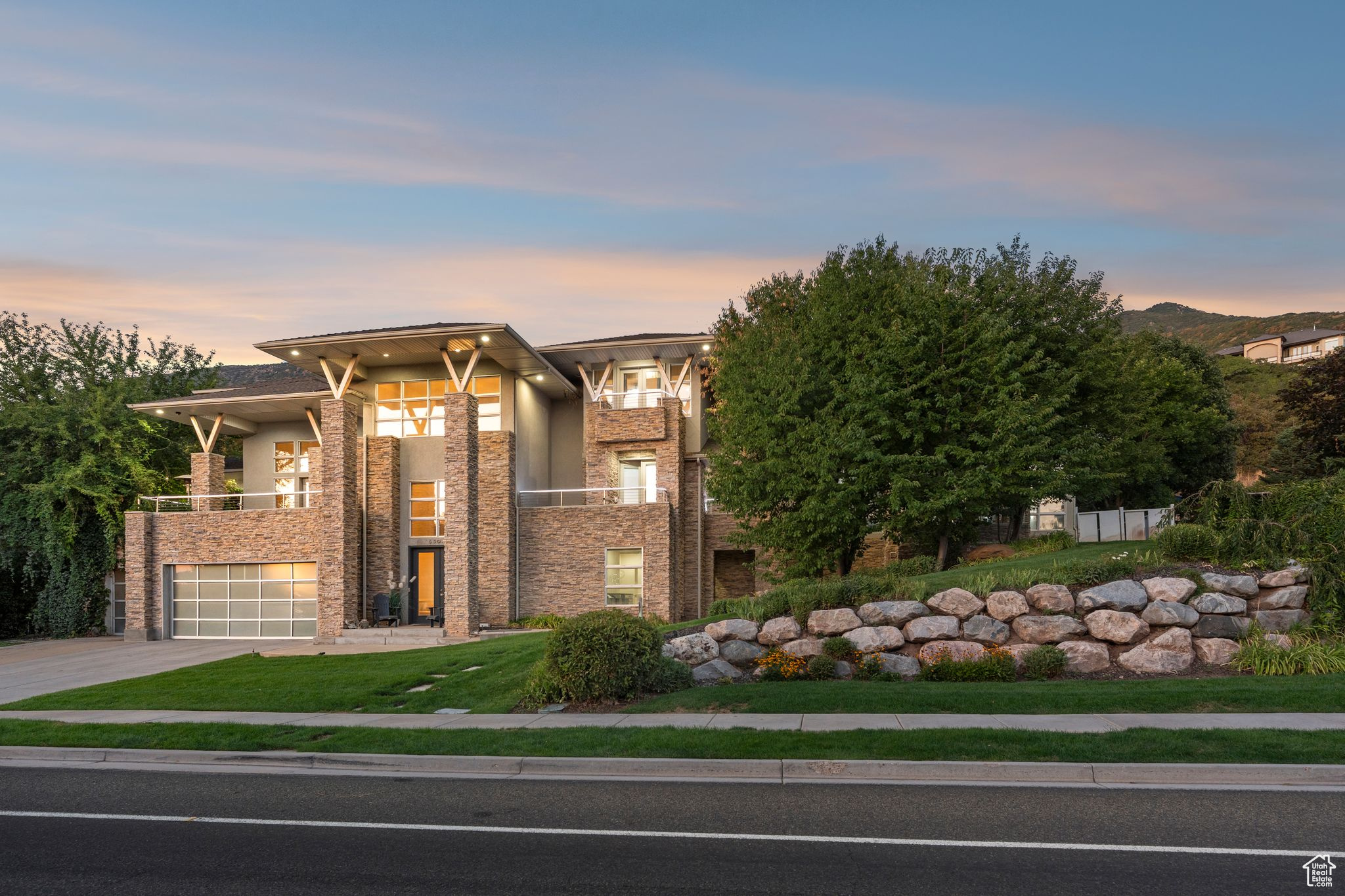 THE HAMPTONS - Residential