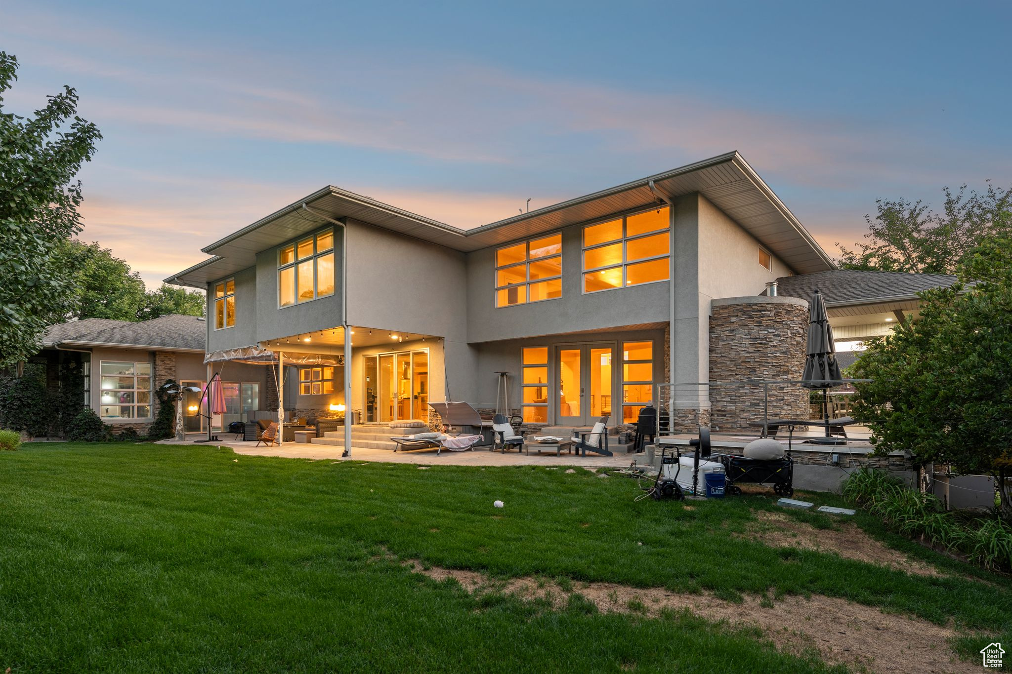 THE HAMPTONS - Residential