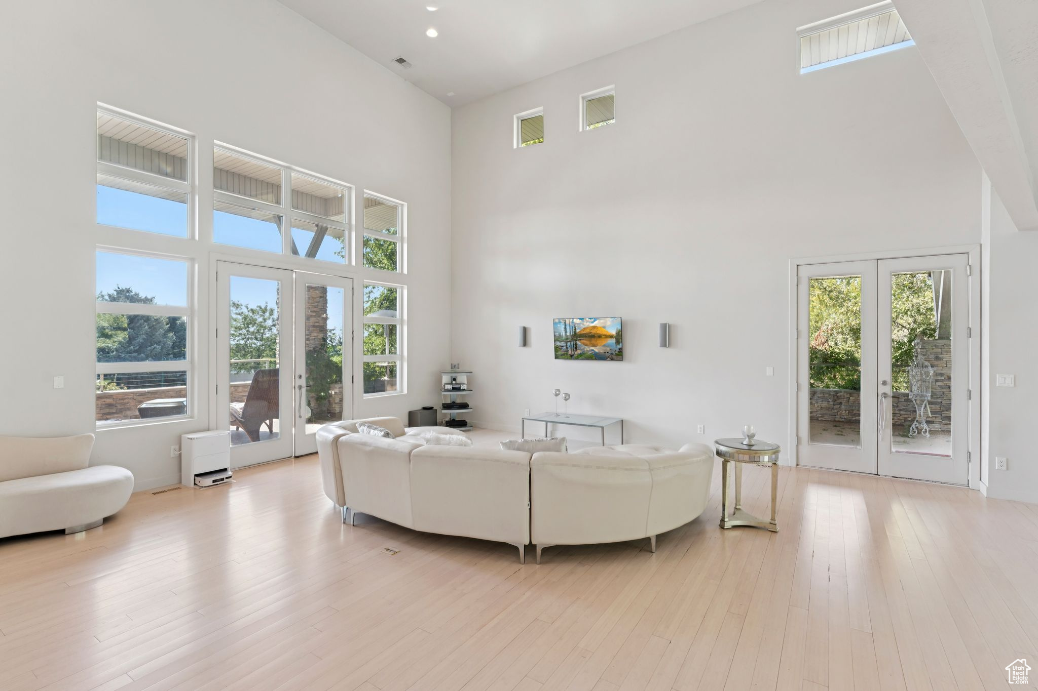 THE HAMPTONS - Residential