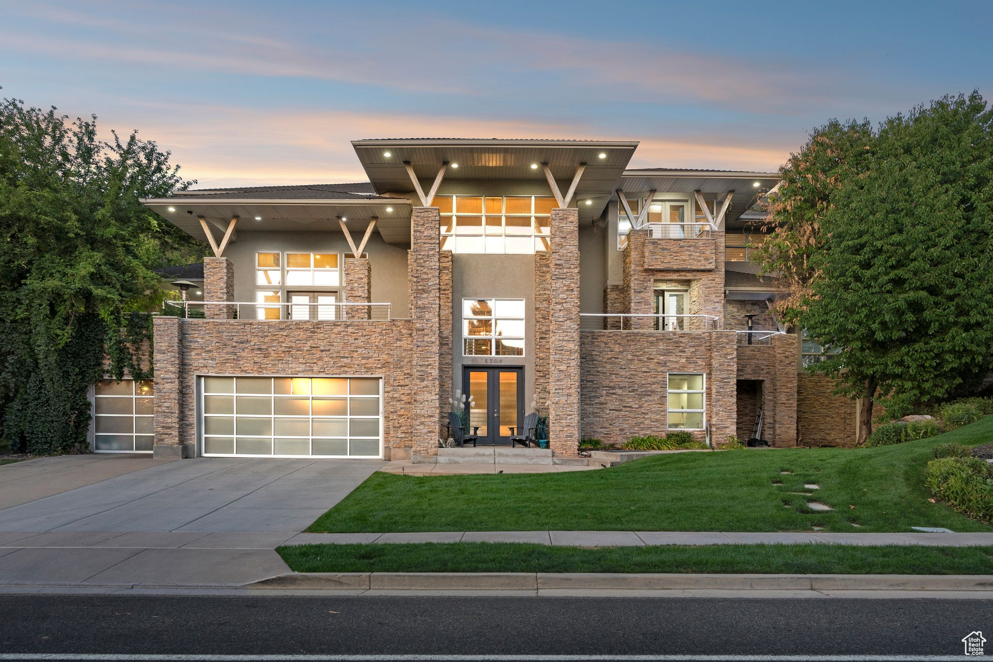 THE HAMPTONS - Residential