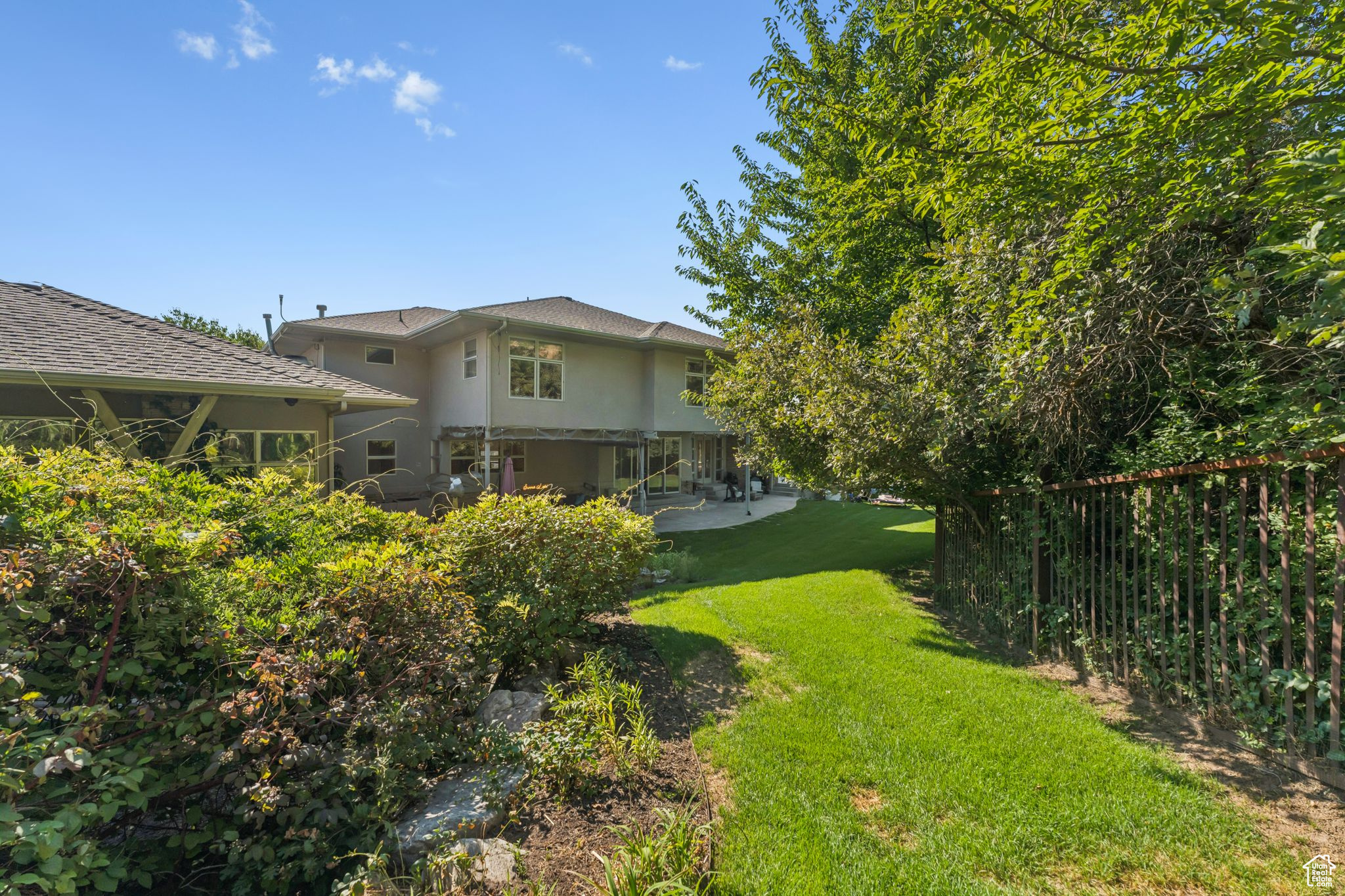 THE HAMPTONS - Residential