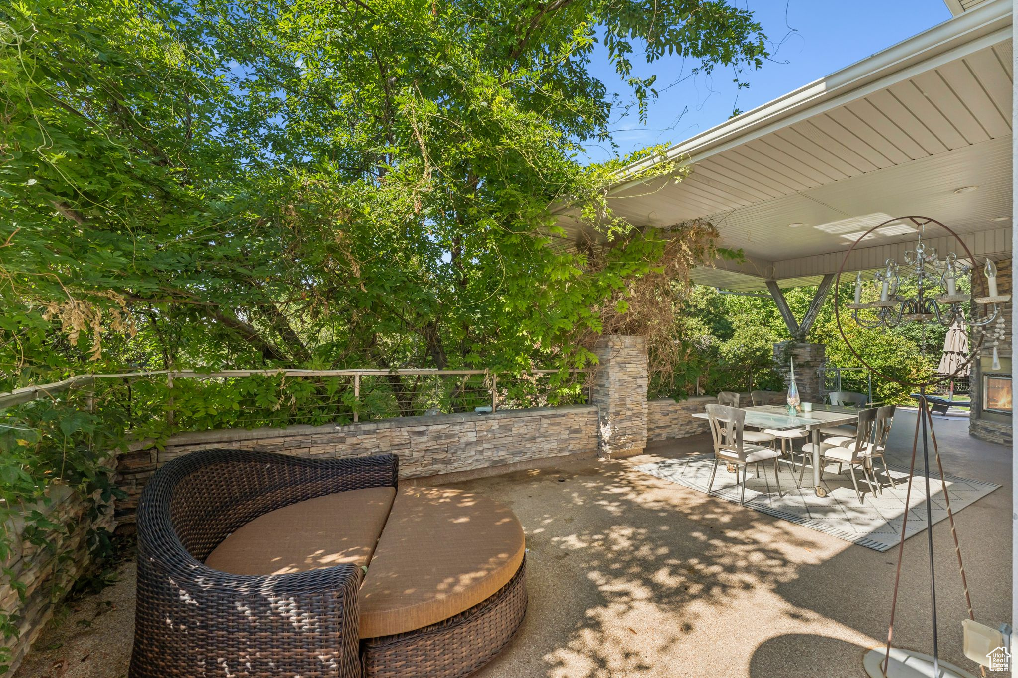 THE HAMPTONS - Residential