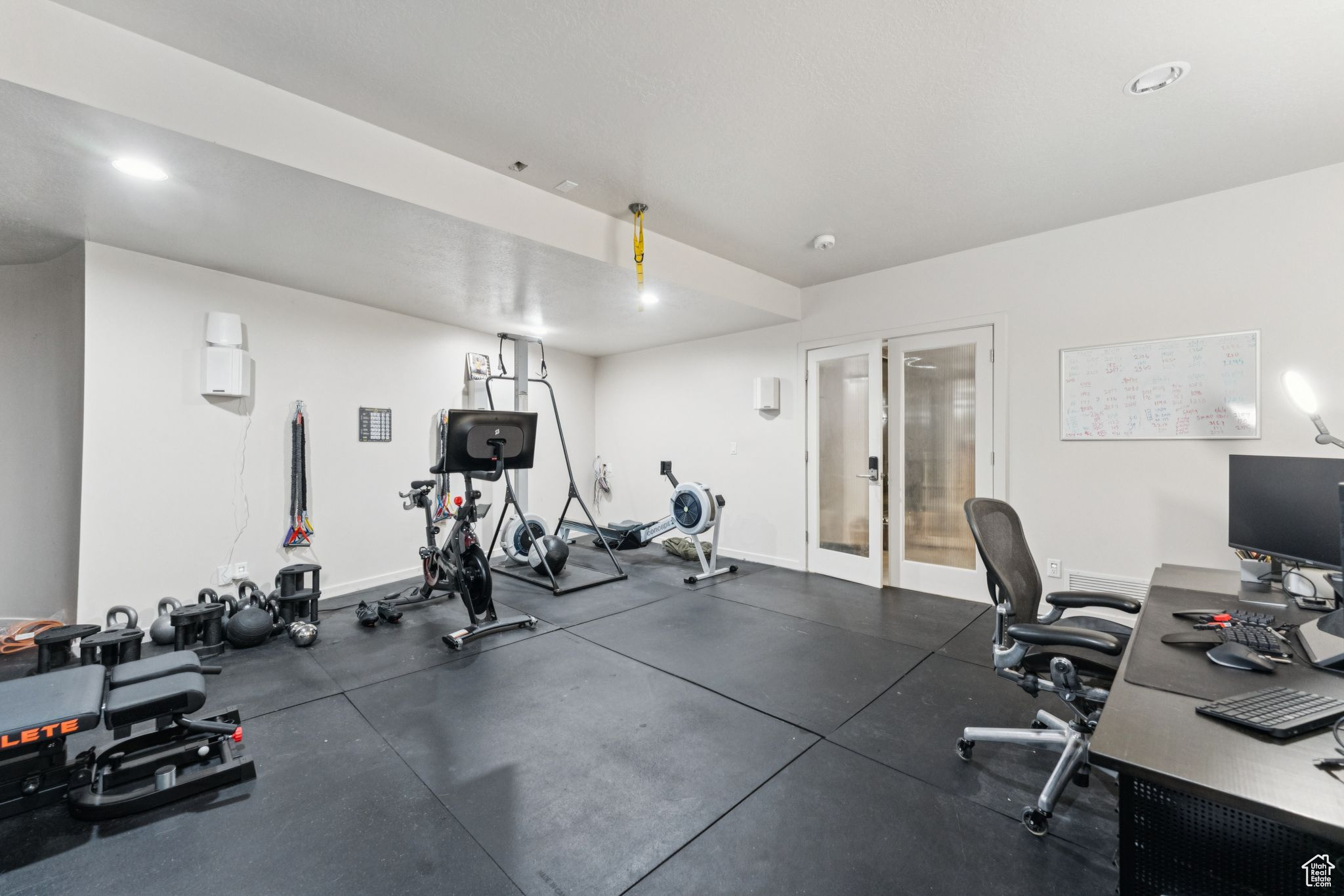 THE HAMPTONS - Residential