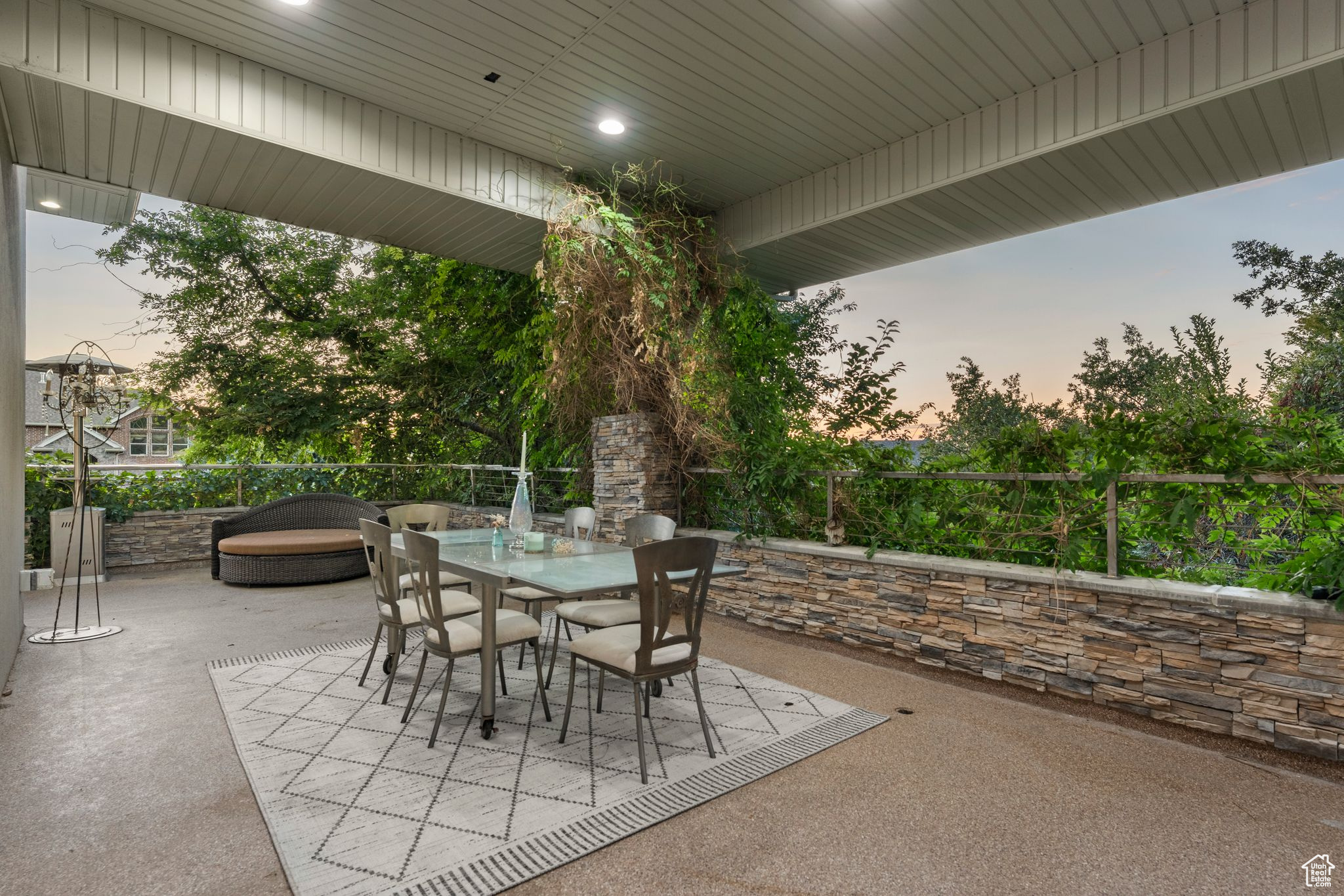 THE HAMPTONS - Residential