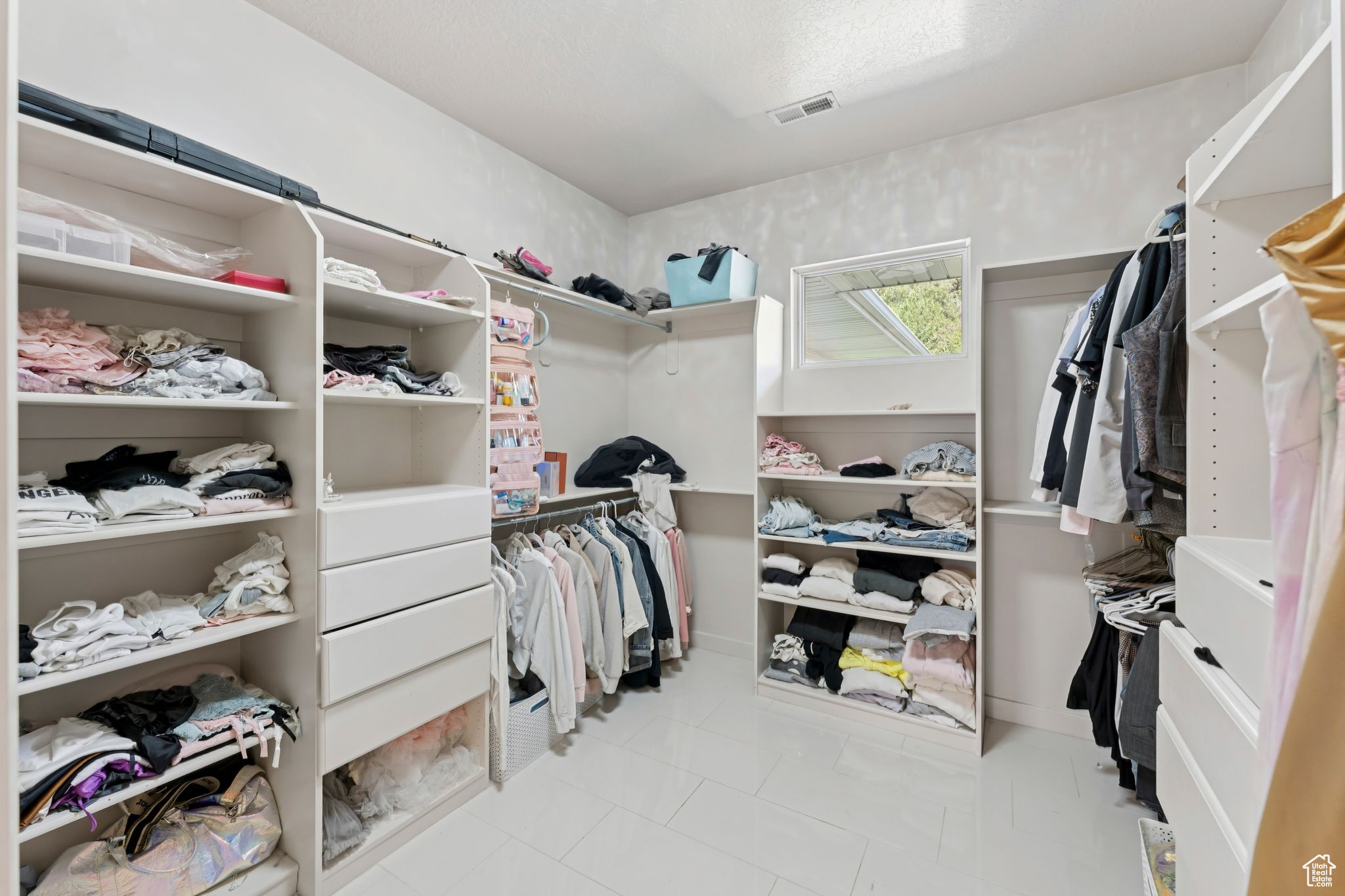 THE HAMPTONS - Residential