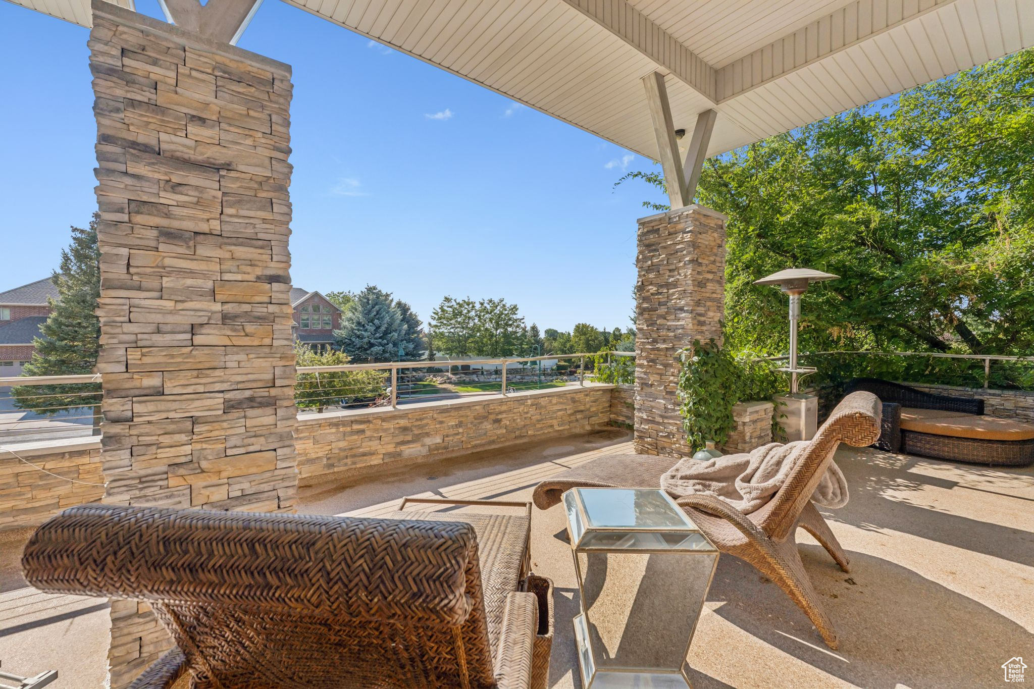 THE HAMPTONS - Residential