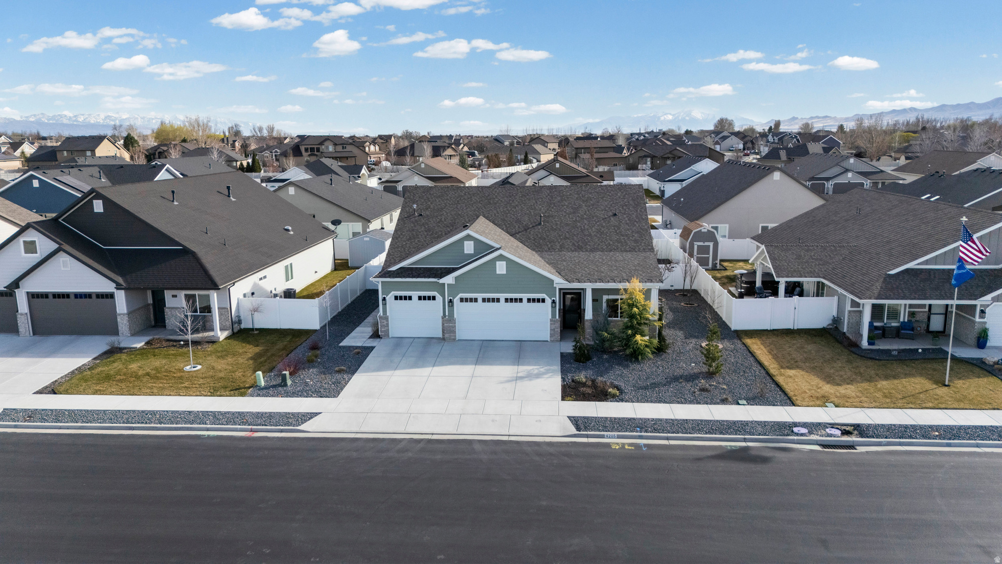 HARVEST FIELDS - Residential