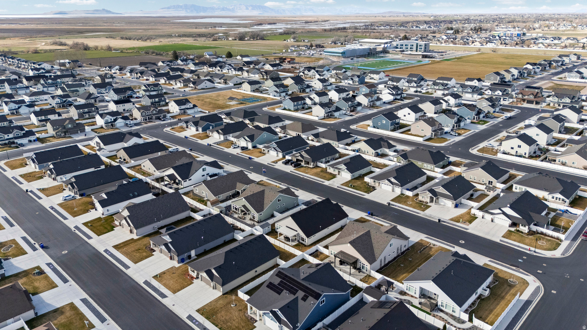 HARVEST FIELDS - Residential