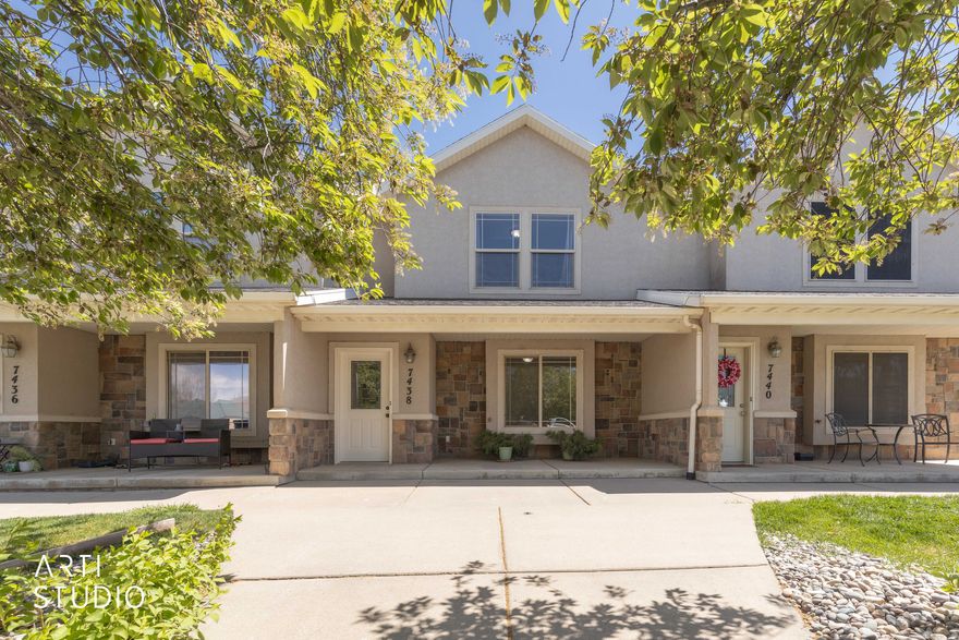 Clean, well maintained townhome in South Weber. New paint, and flooring in main living room and upstairs. ... Mountain views from the patio and main bedroom, and easy access to 89, I-15, and Hill Air Force Base.