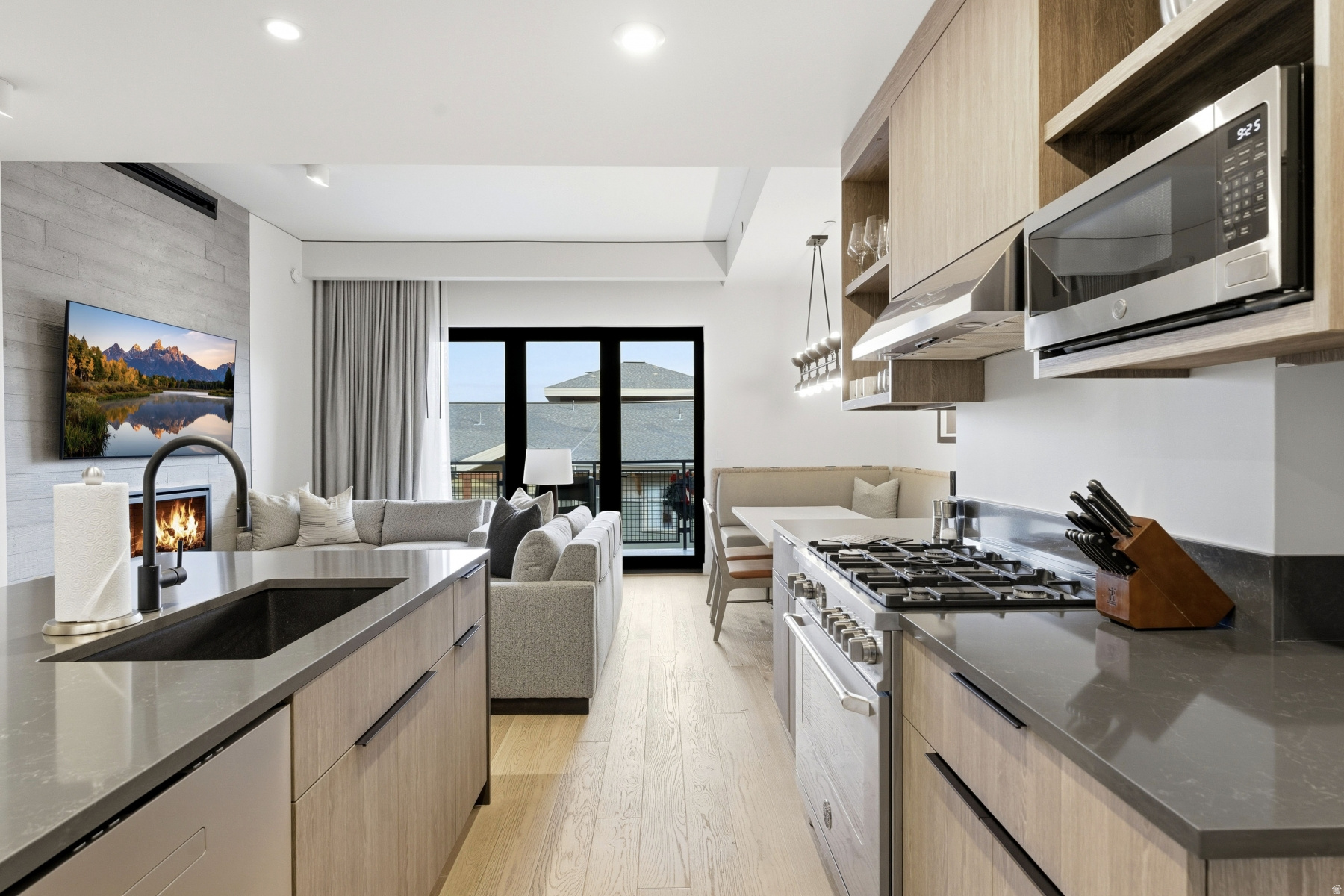 2417 HIGH MOUNTAIN RD 2415