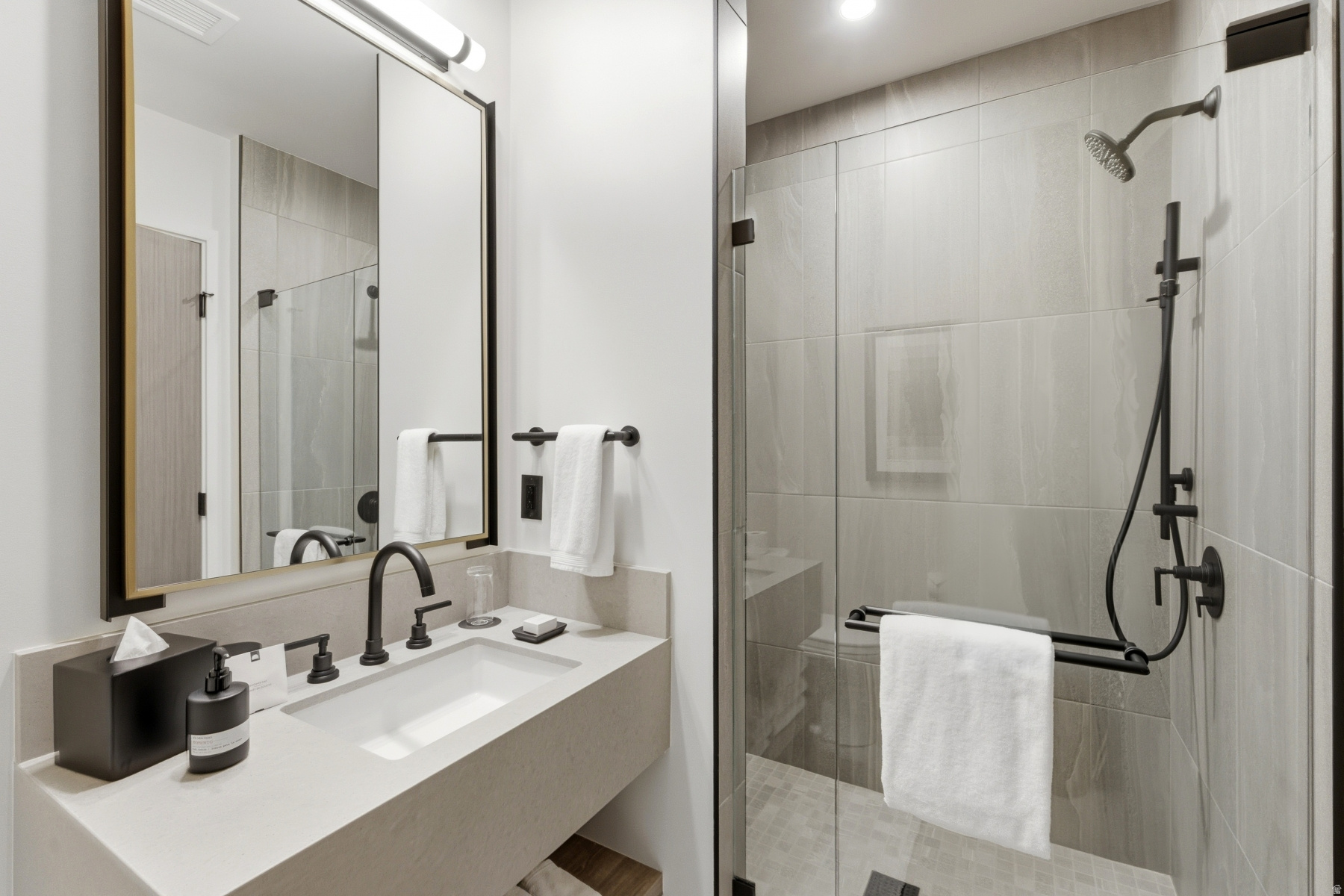 Park City, Utah 84098, United States, 3 Bedrooms Bedrooms, ,4 BathroomsBathrooms,Residential,Active,256402