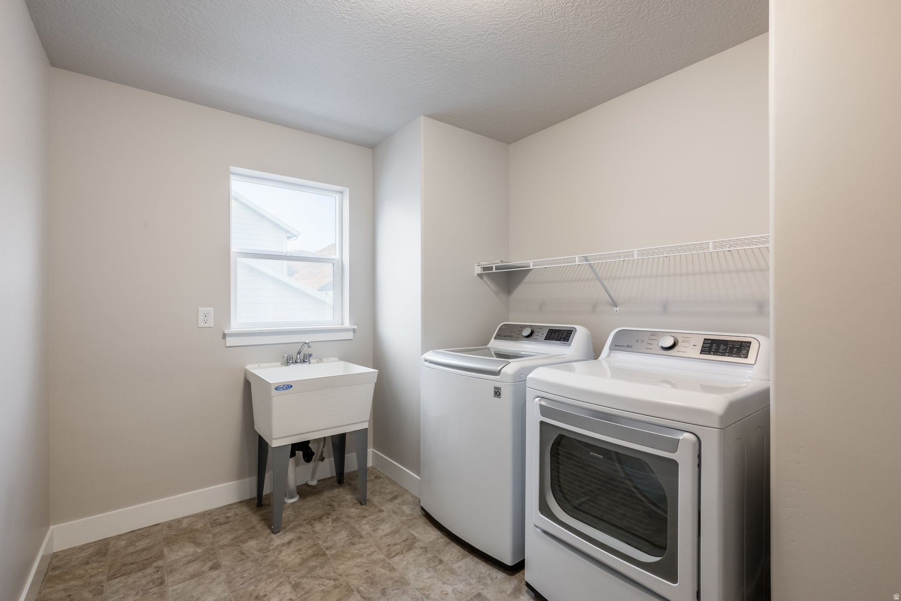 HIDDEN CANYON - Residential