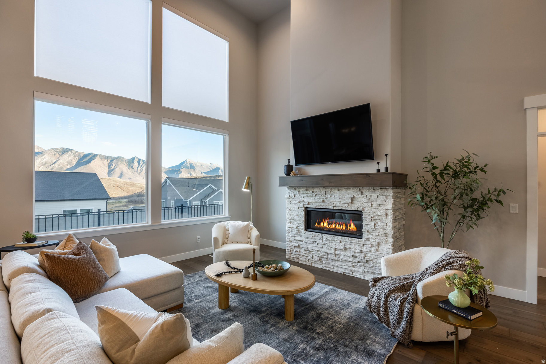 HIDDEN CANYON - Residential