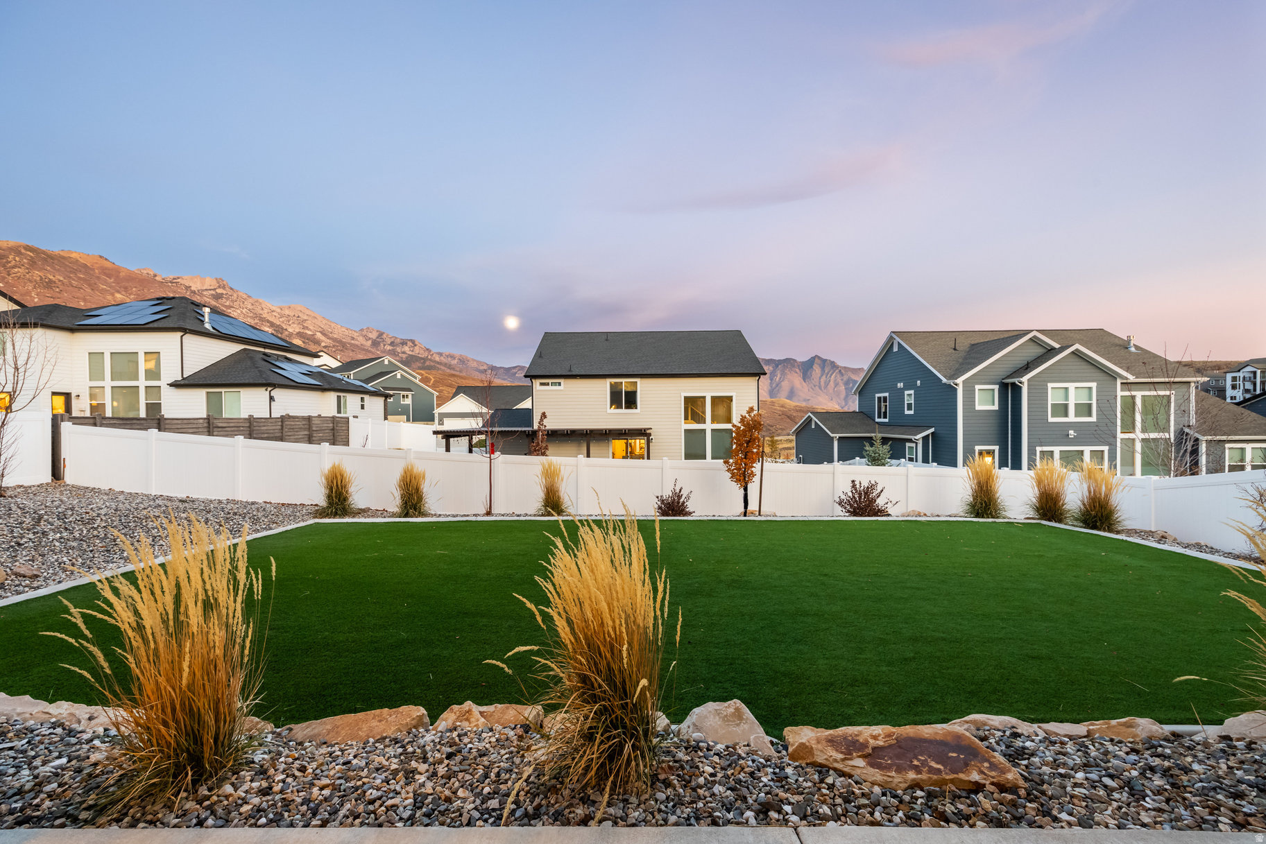 HIDDEN CANYON - Residential