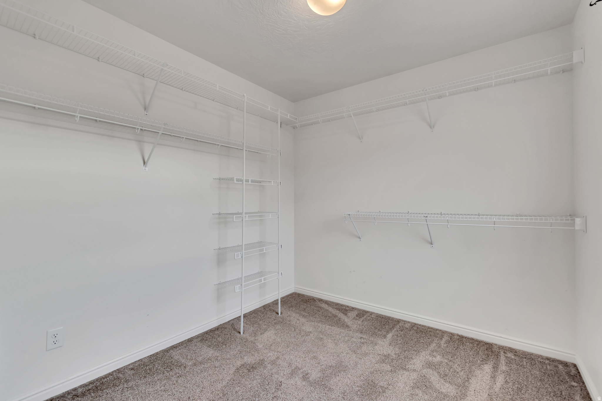 COLONIAL PARK - Residential