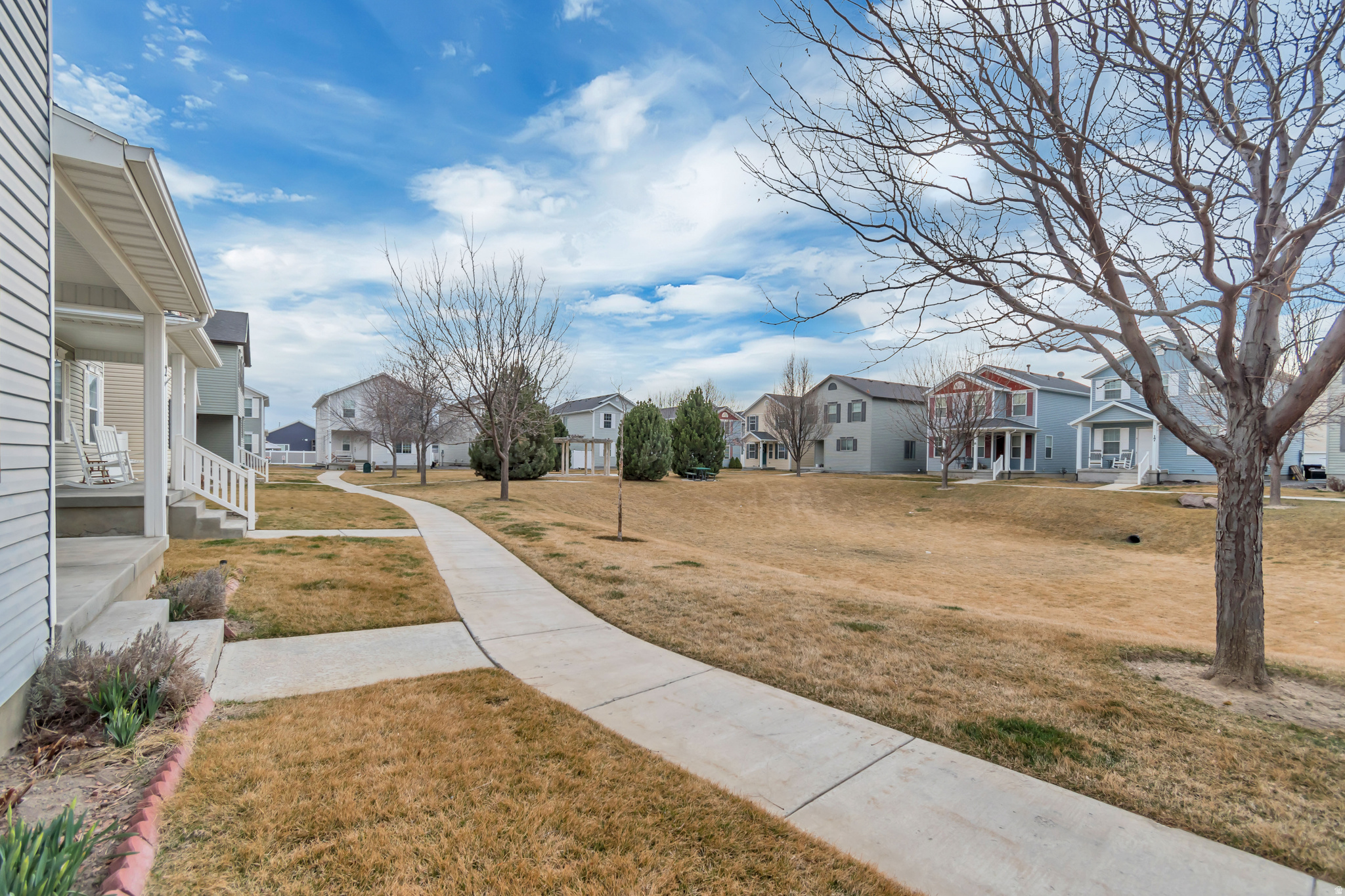 COLONIAL PARK - Residential