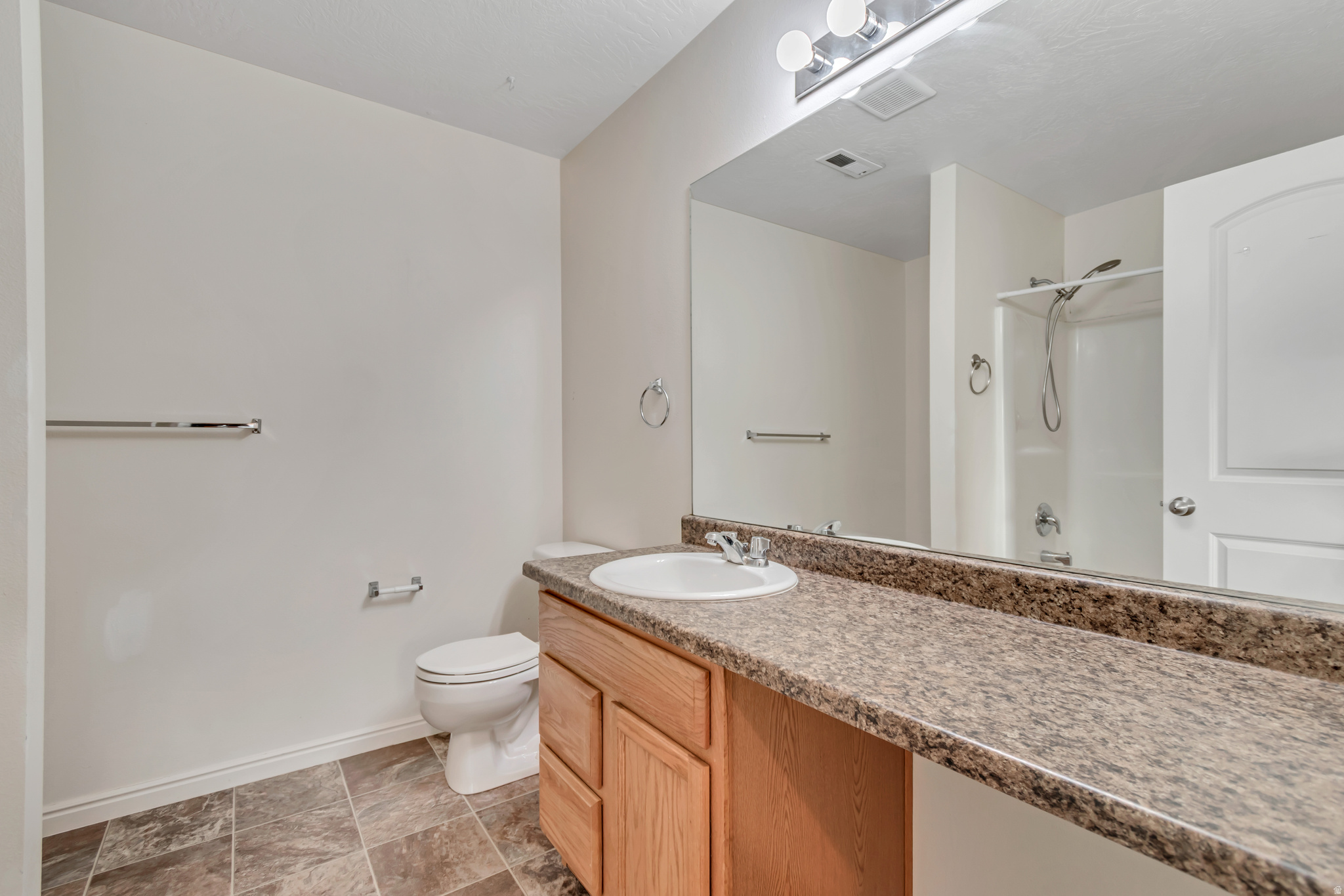 COLONIAL PARK - Residential