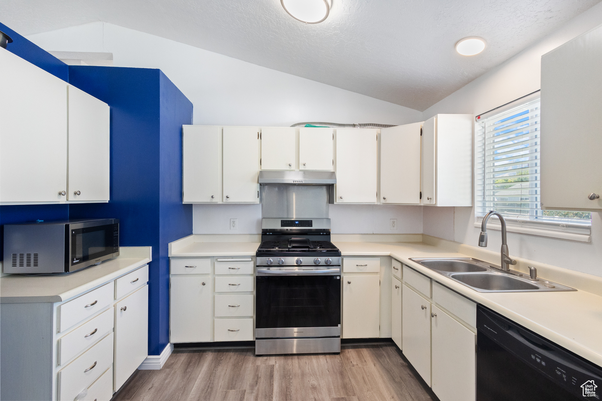 SHADOW RUN ESTATES - Residential