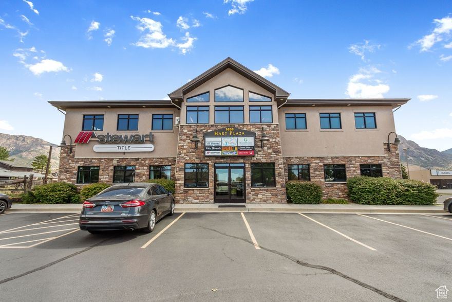 Great office building on N. Washington Blvd.  Fully leased and ready for new owner.  Multi-tenant office space.  With great lease history.  Call today for more information.