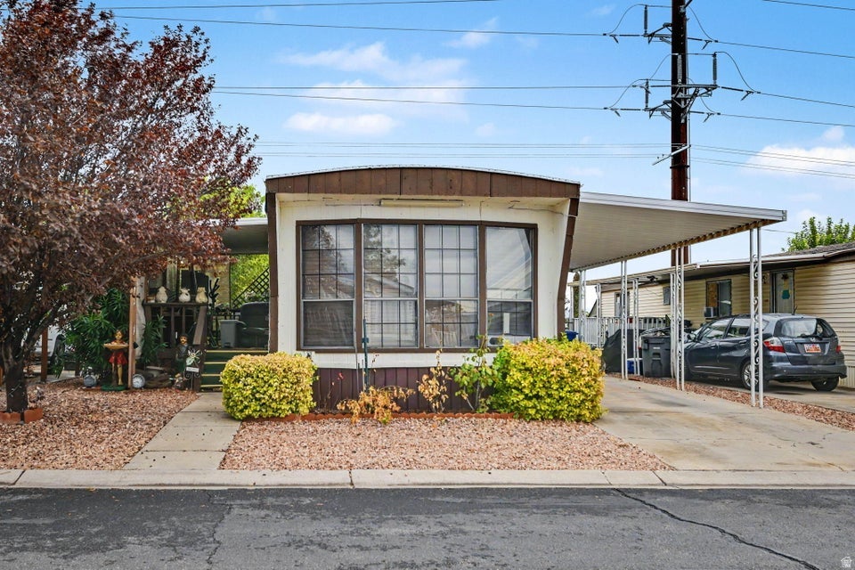 Photo of 1450 N DIXIE DOWNS RD #10, Saint George, UT 84770 (MLS # 2185663)