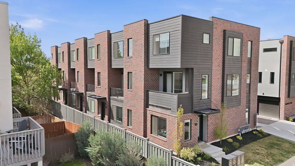 Photo of 723 N 300 W #7, Salt Lake City, UT 84103 (MLS # 2149278)