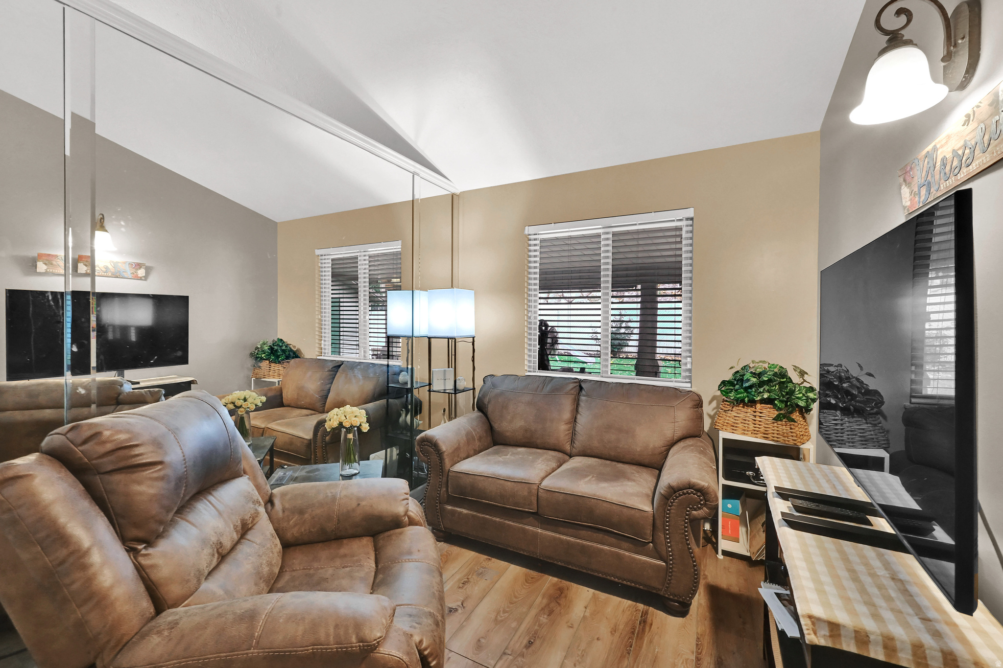 APPLE BLOSSOM - Residential