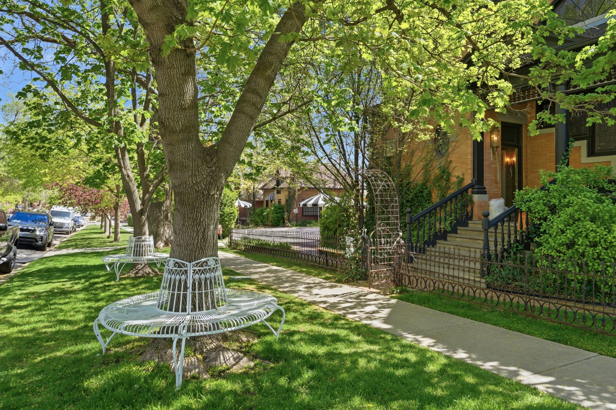 THE AVENUES - Residential