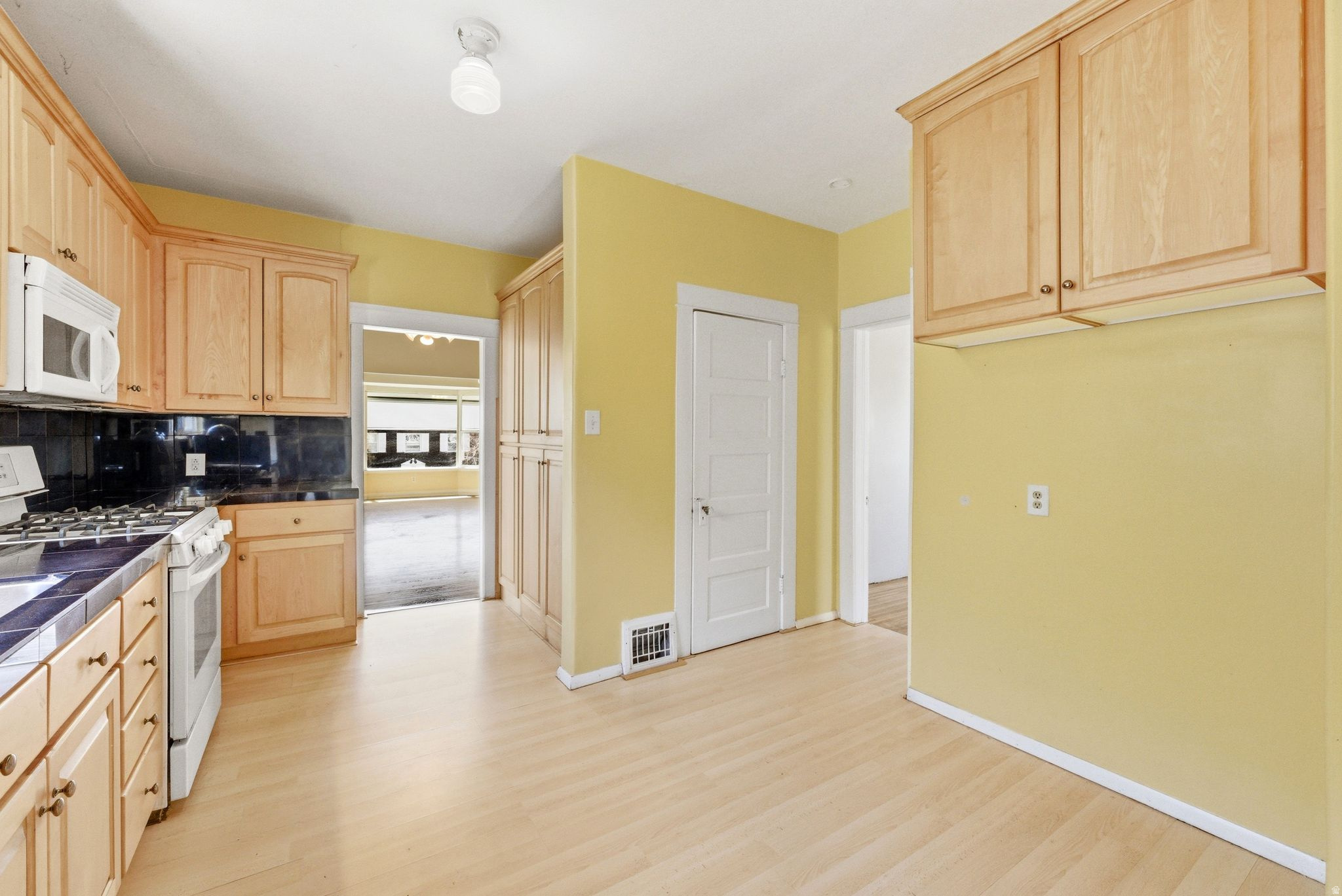 THE AVENUES - Residential