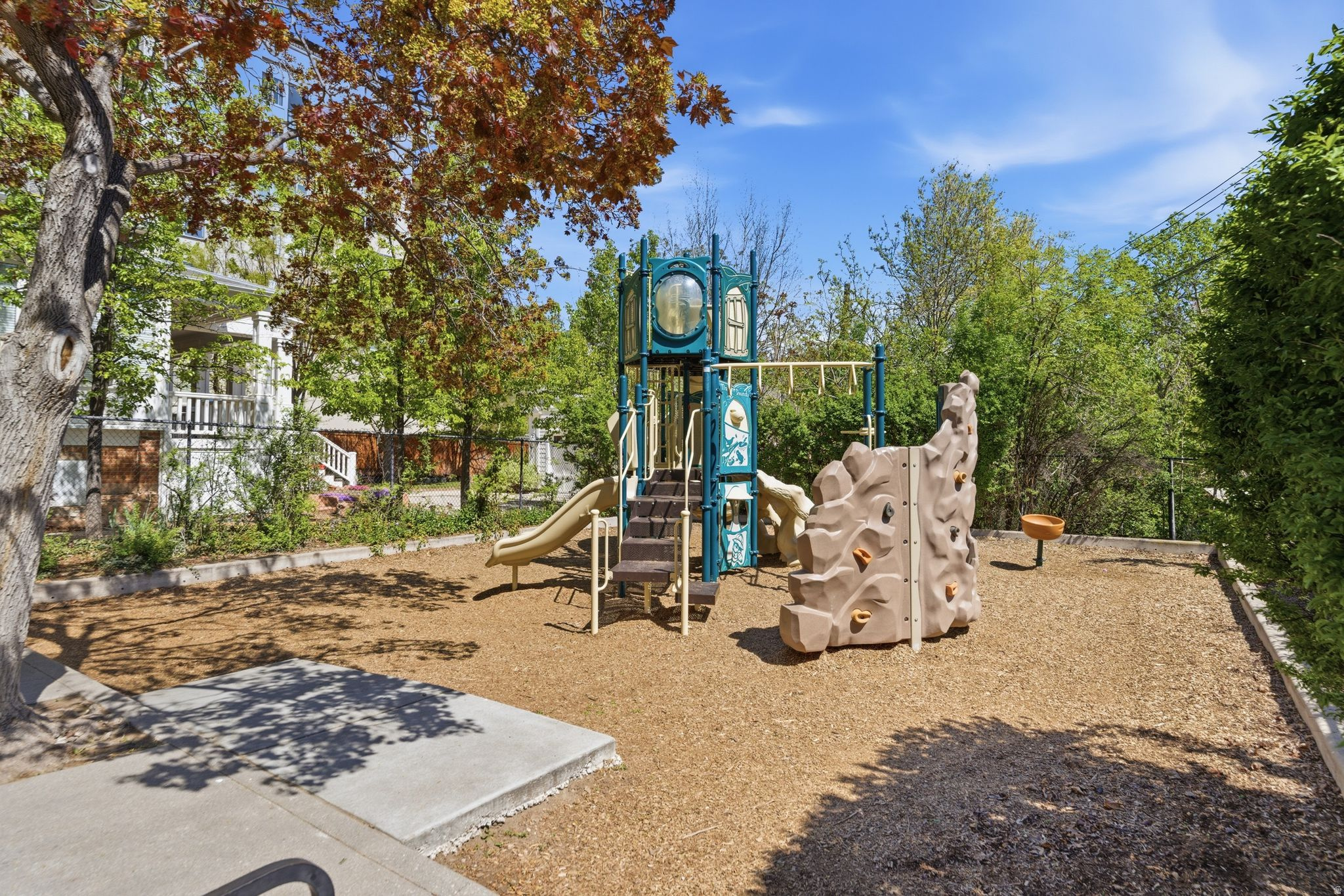 THE AVENUES - Residential