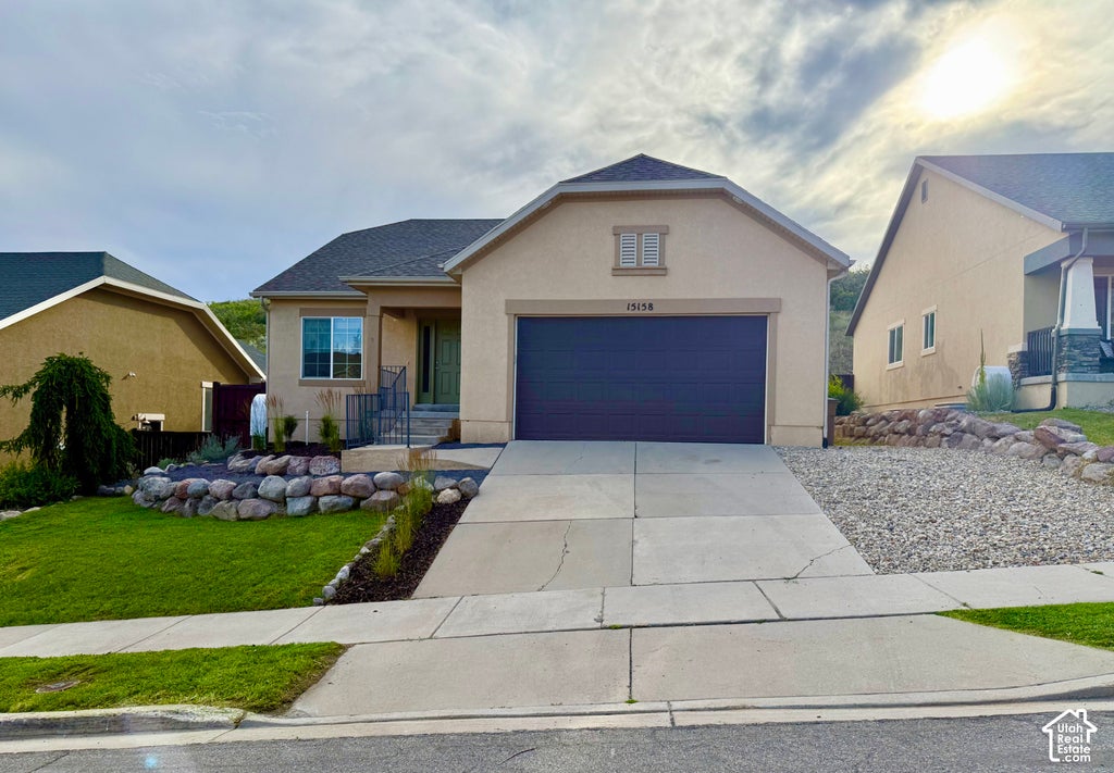 Photo of 15158 S EAGLE CHASE DR, Draper (UT Cnty), UT 84020 (MLS # 2190726)