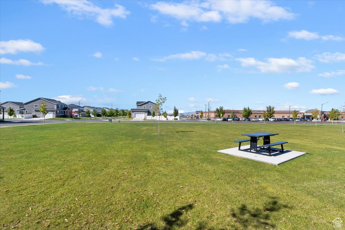 WESTFIELDS CENTRAL - Residential
