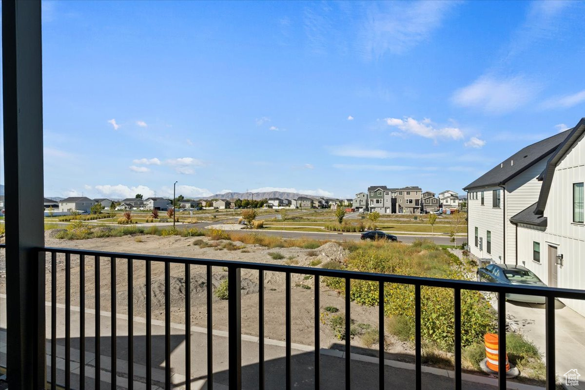 WESTFIELDS CENTRAL - Residential