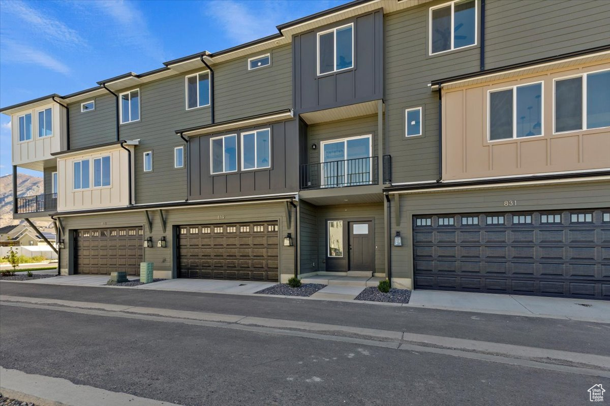 WESTFIELDS CENTRAL - Residential