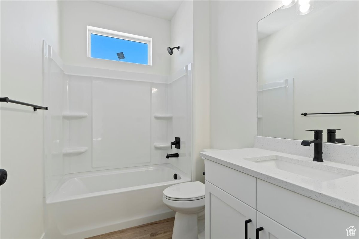 WESTFIELDS CENTRAL - Residential