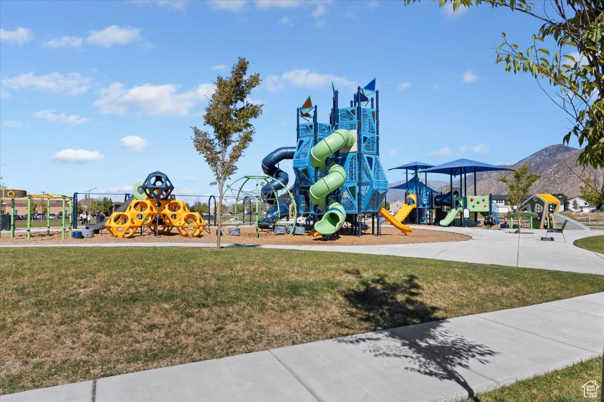 WESTFIELDS CENTRAL - Residential