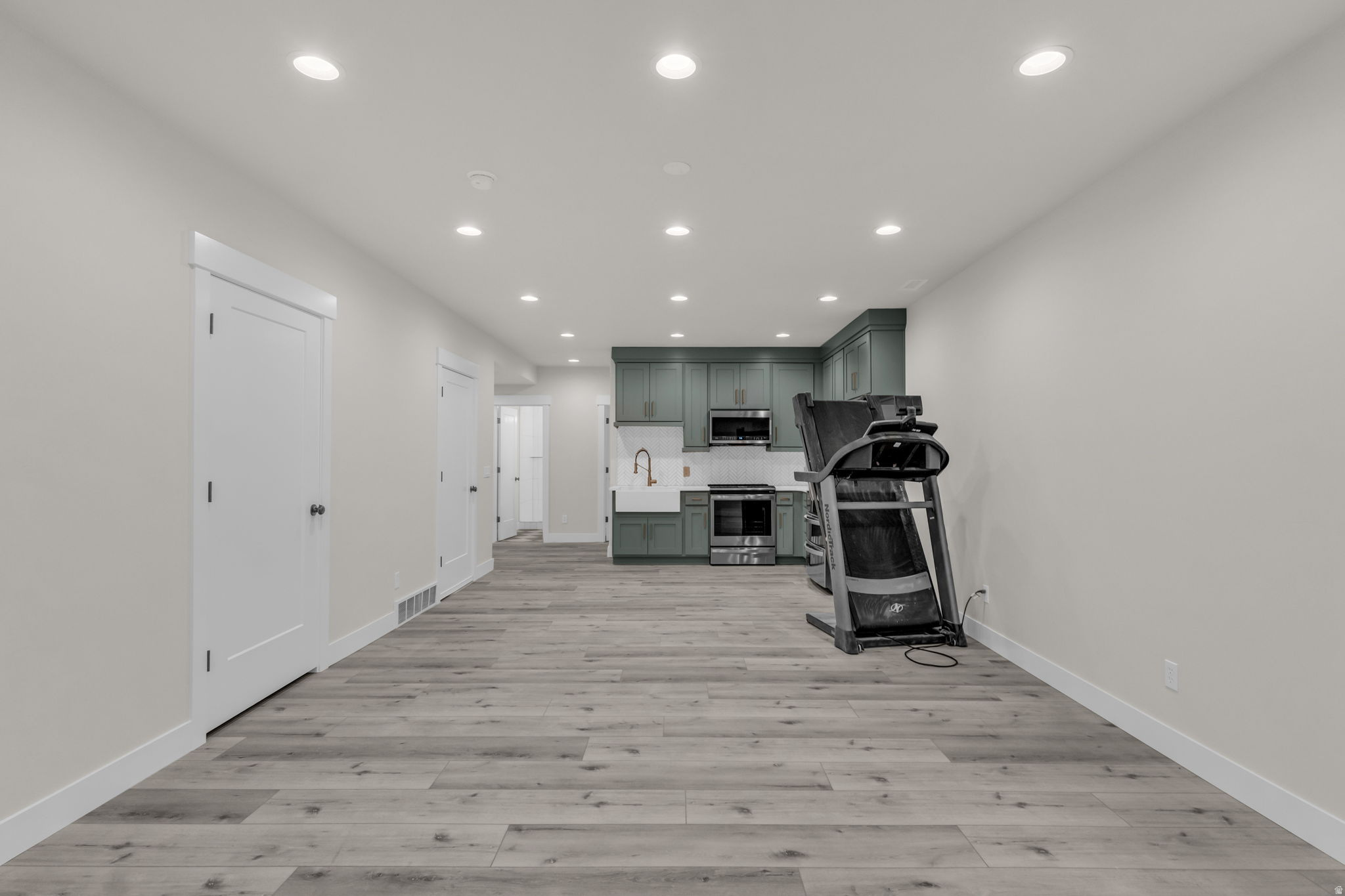 HIGH POINTE - Residential